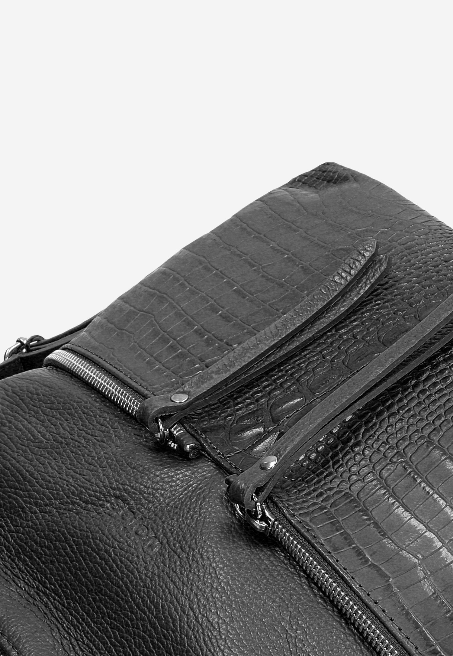 Czarna skórzana torebka plecak 2w1