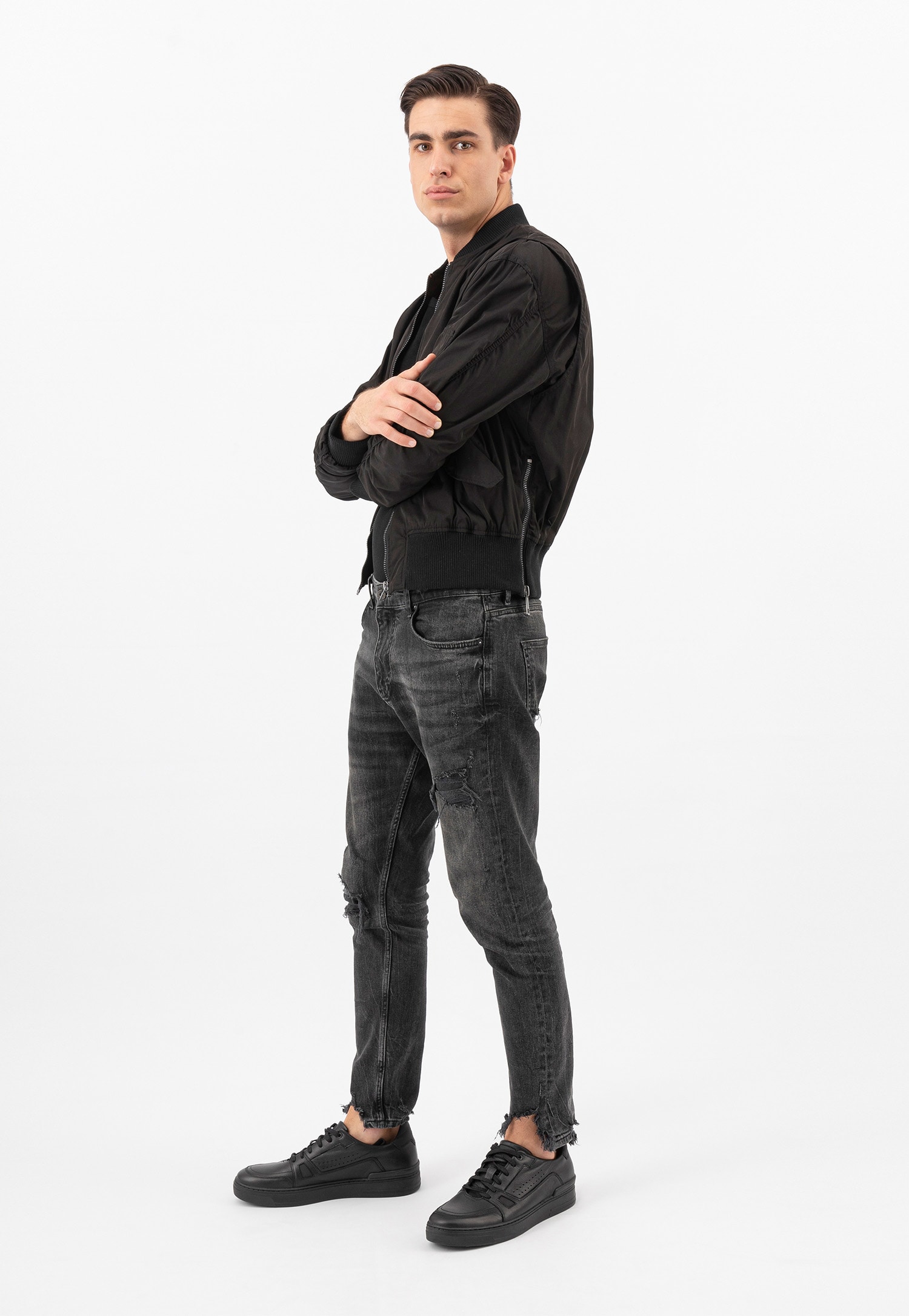 Czarne niskie trampki męskie ze skóry licowej