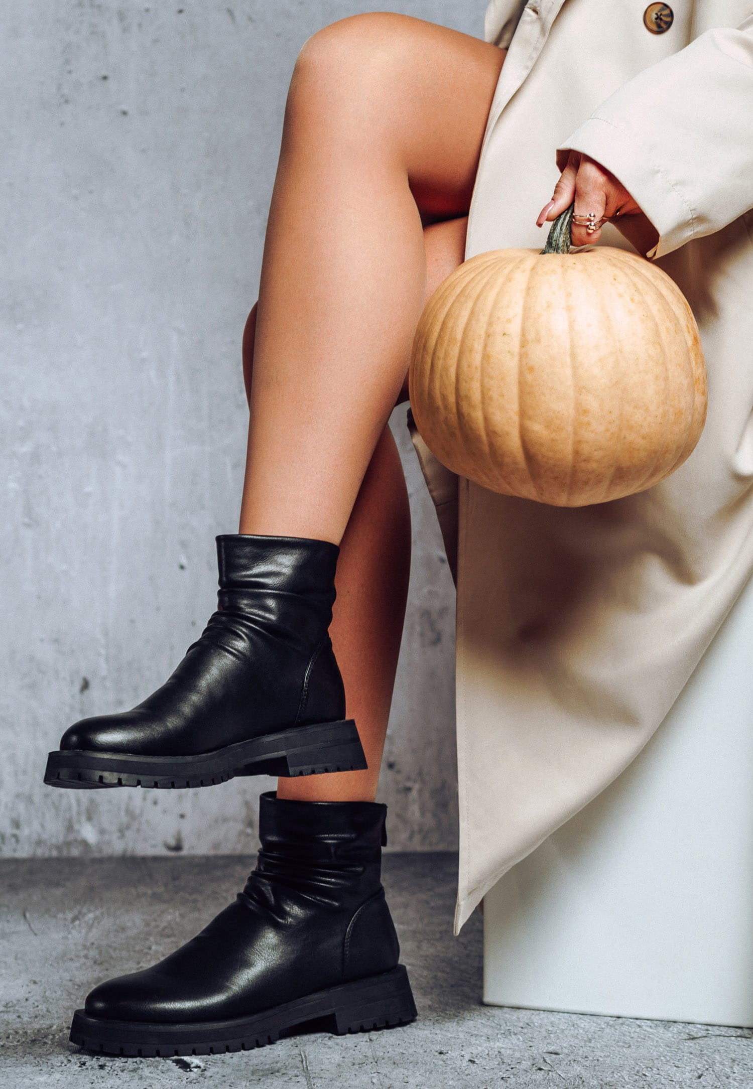 WJS czarne płaskie botki damskie z zamkiem z tyłu