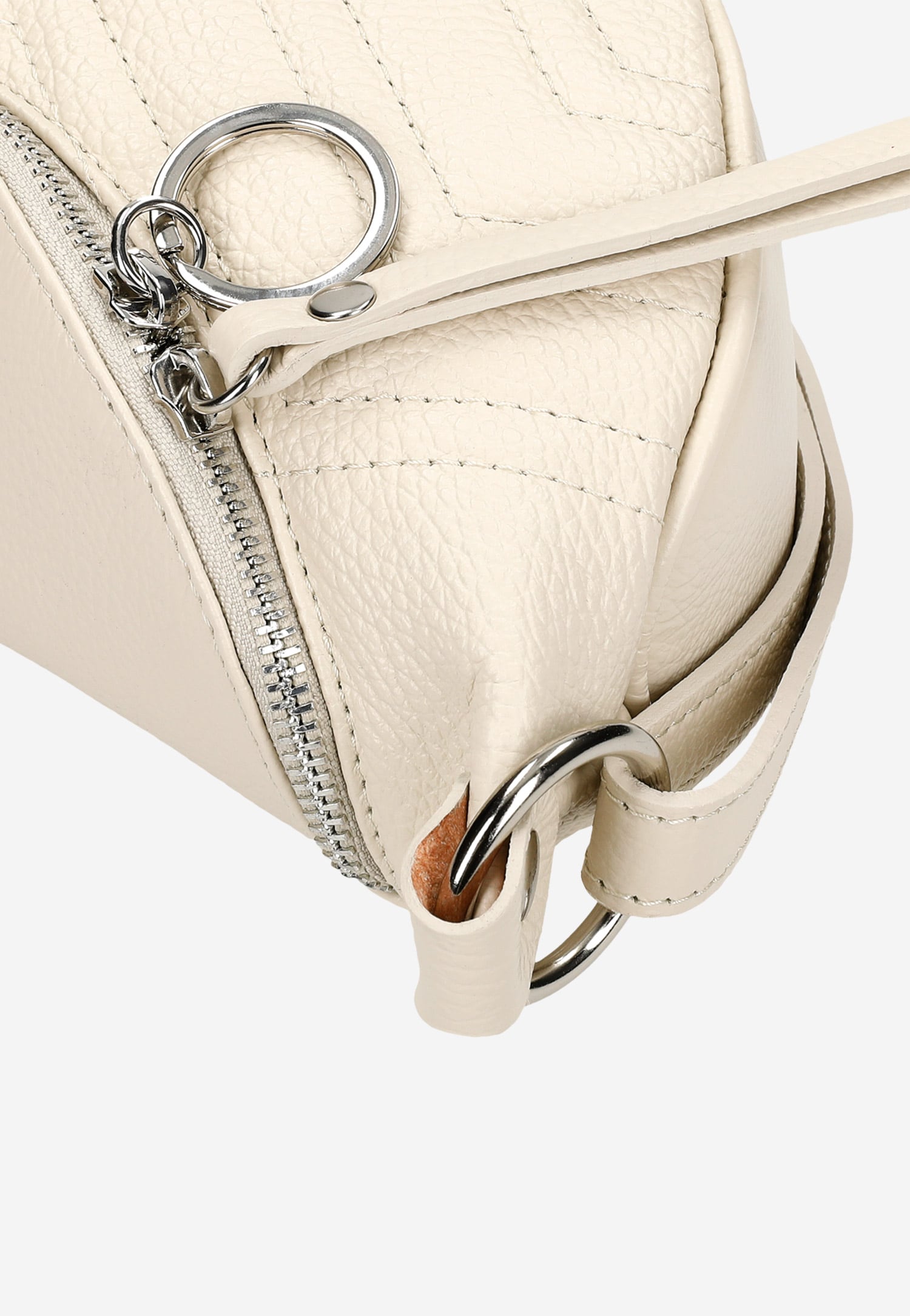 Beżowa pikowana saszetka damska ze skóry licowej