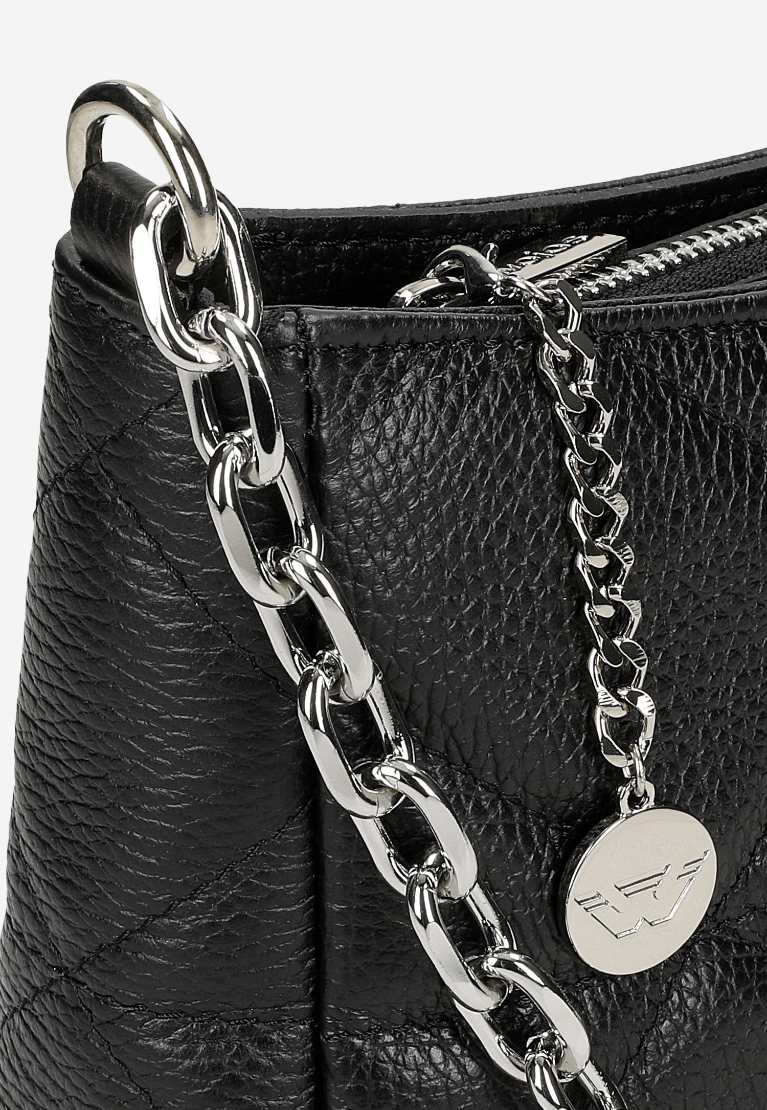 Czarna pikowana torebka damska z łańcuszkiem