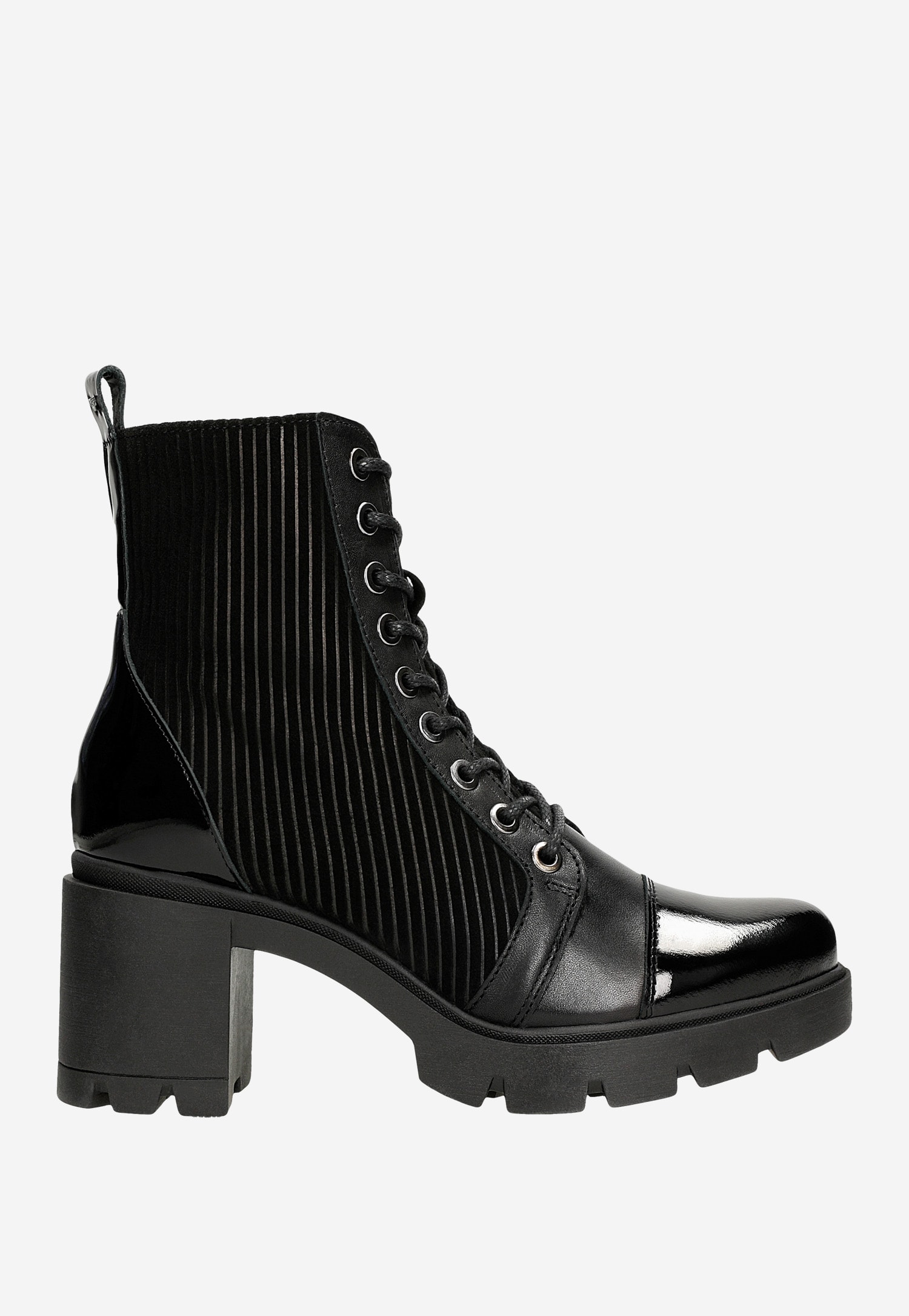 Czarne trzewiki damskie na obcasie ocieplane dzianiną futerkową