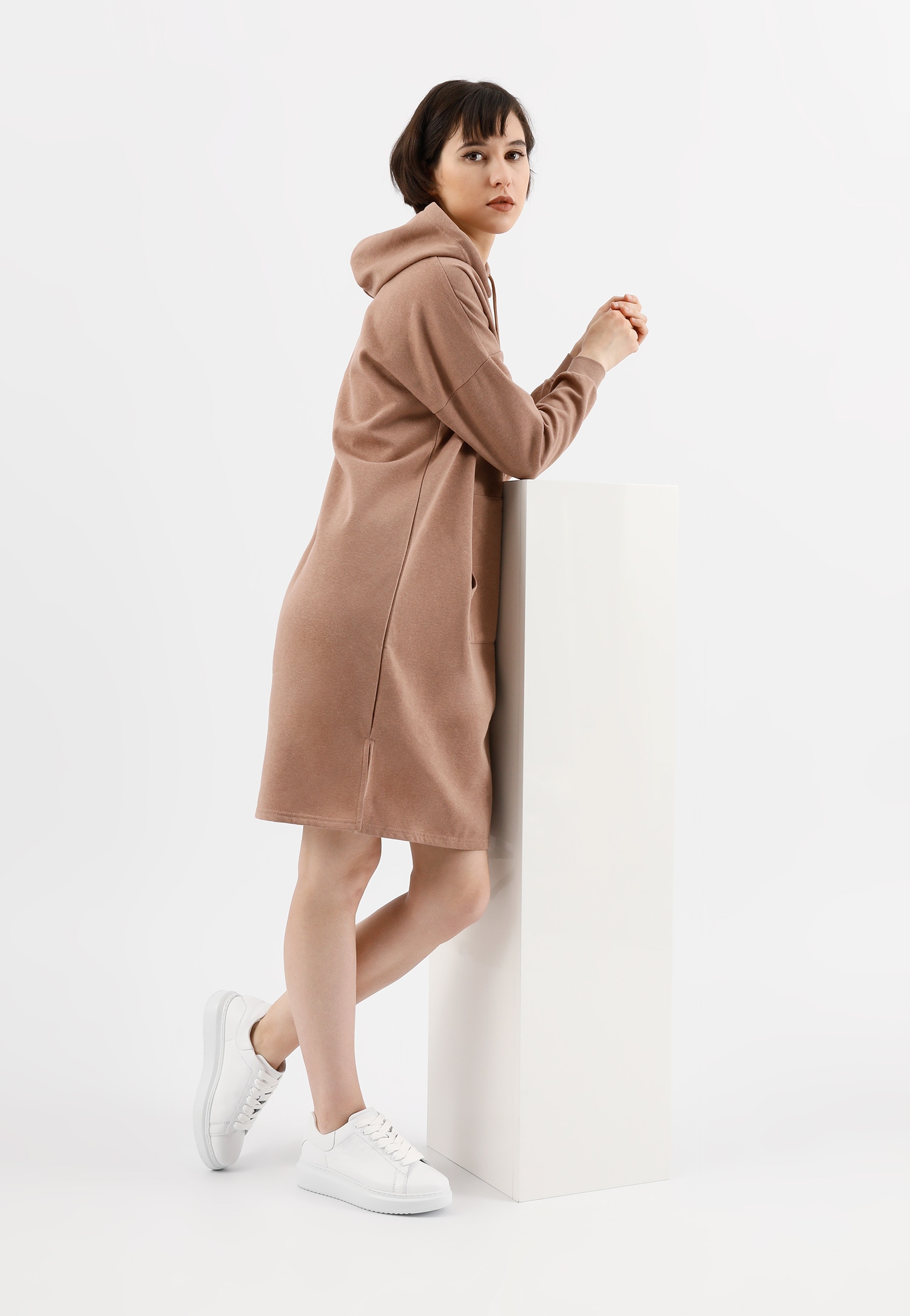 Klasyczne białe trampki damskie ze skóry licowej