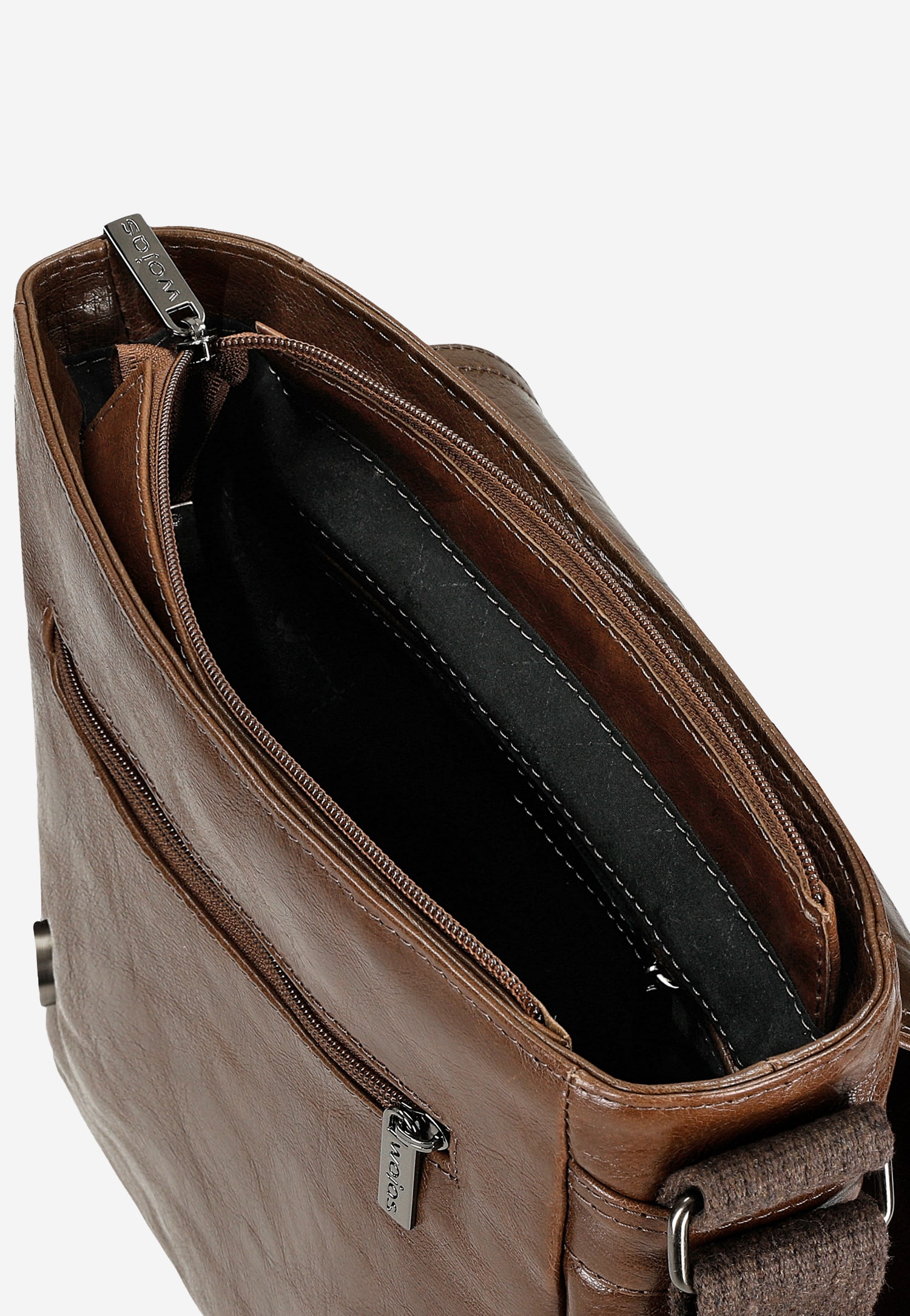 Czarna torba męska na ramię ze skóry licowej