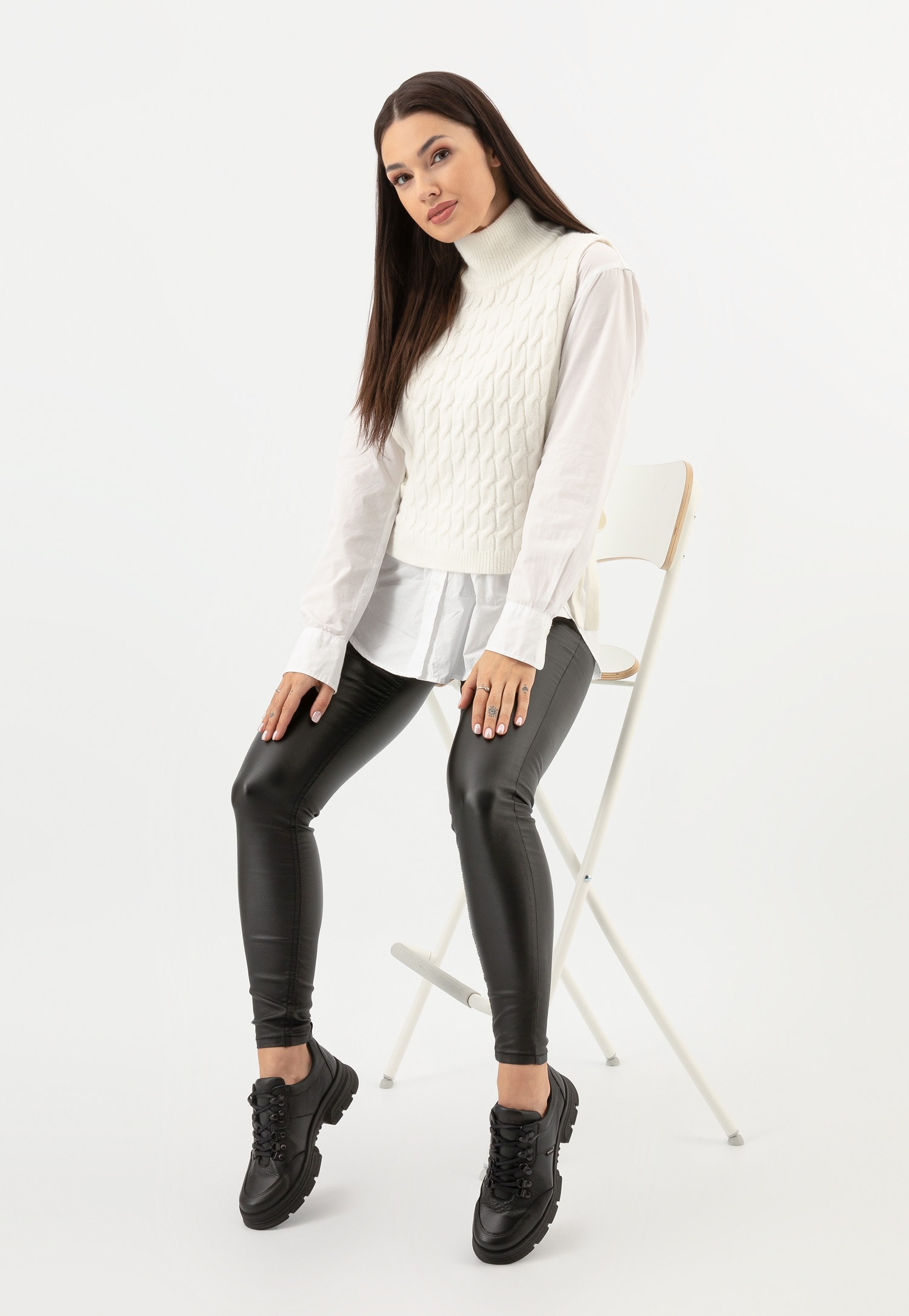 Czarne skórzane półbuty damskie z linii comfort