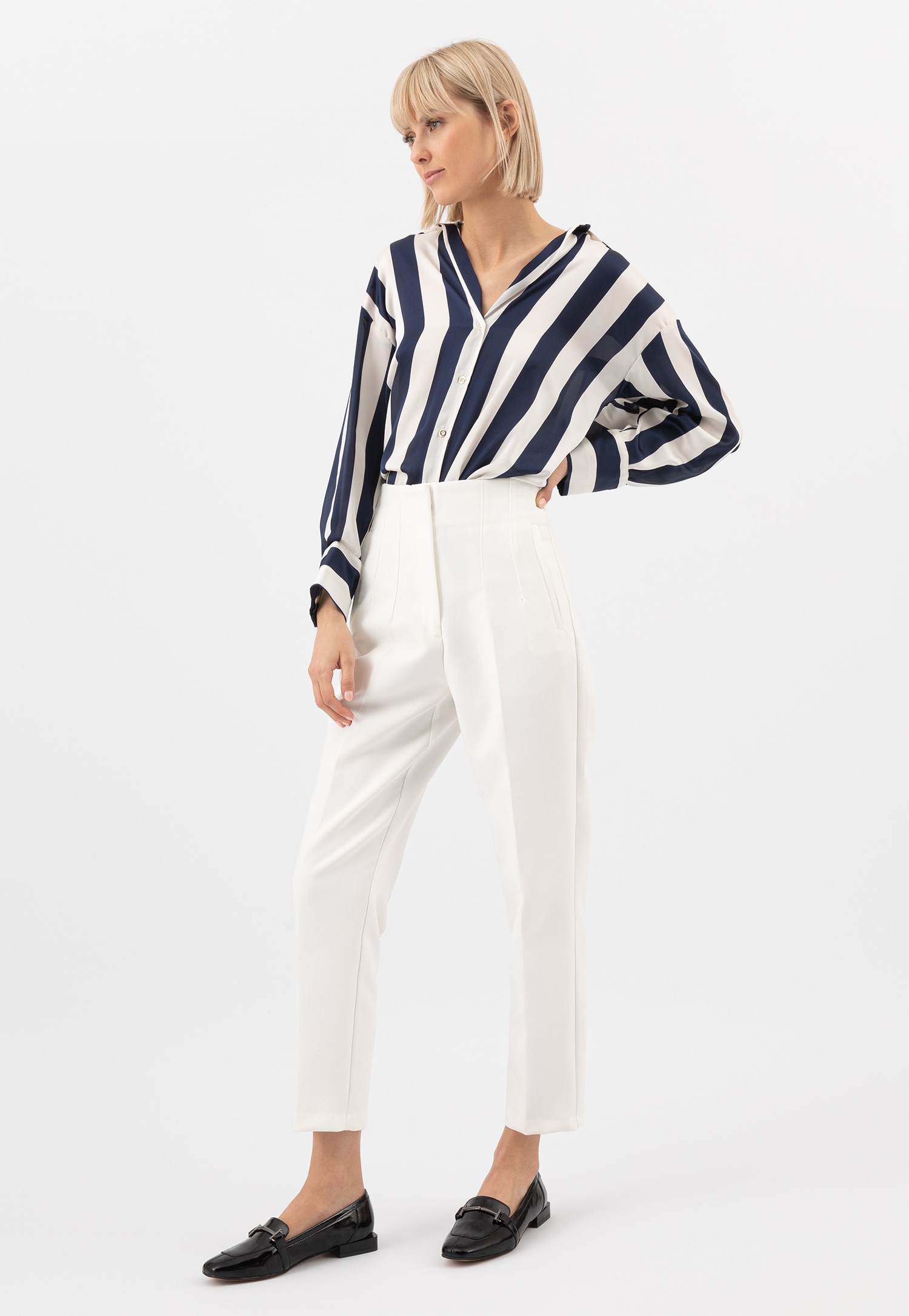 Czarne lakierowane mokasyny damskie na płaskiej podeszwie