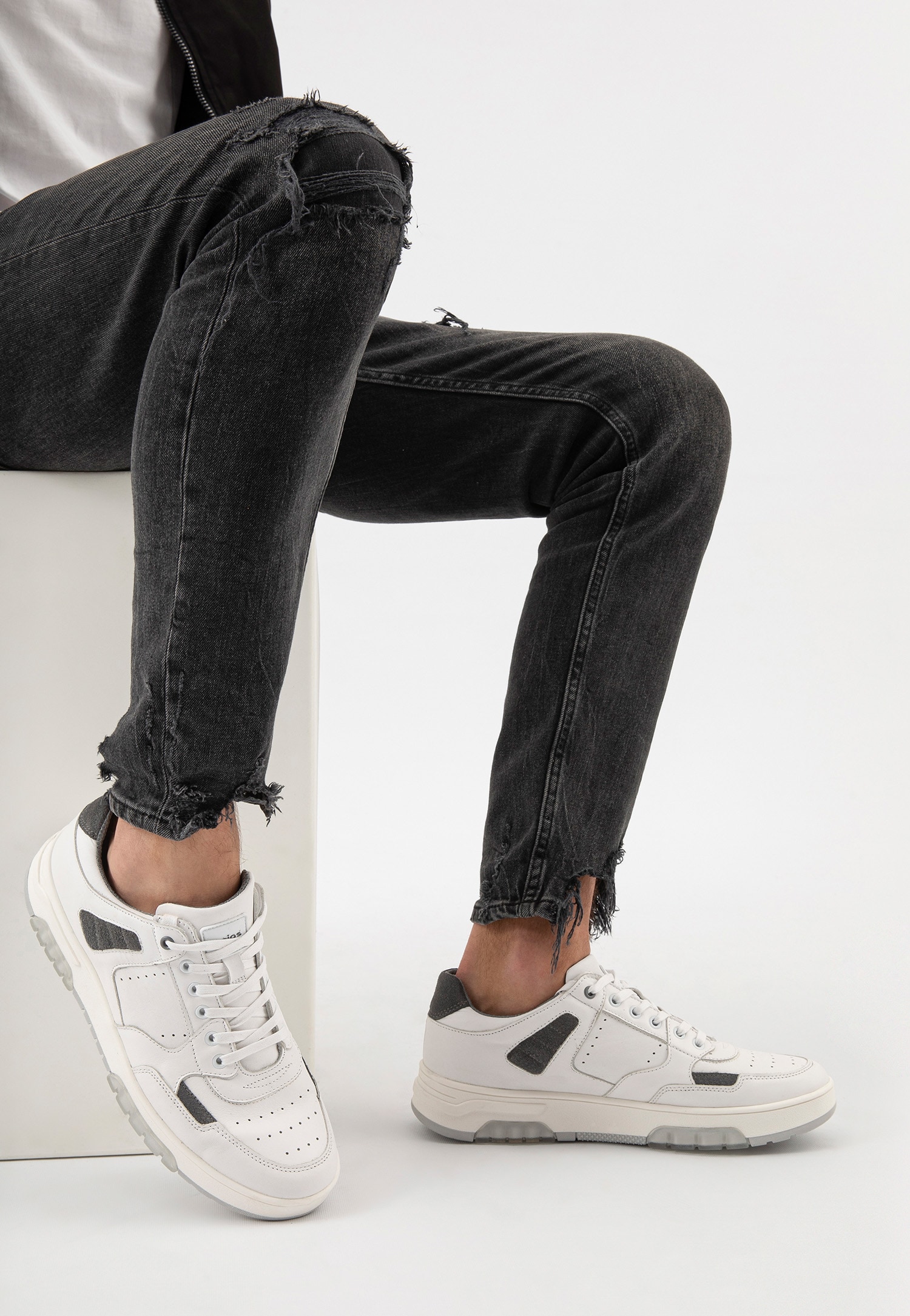 Granatowe półbuty męskie z szarymi wstawkami