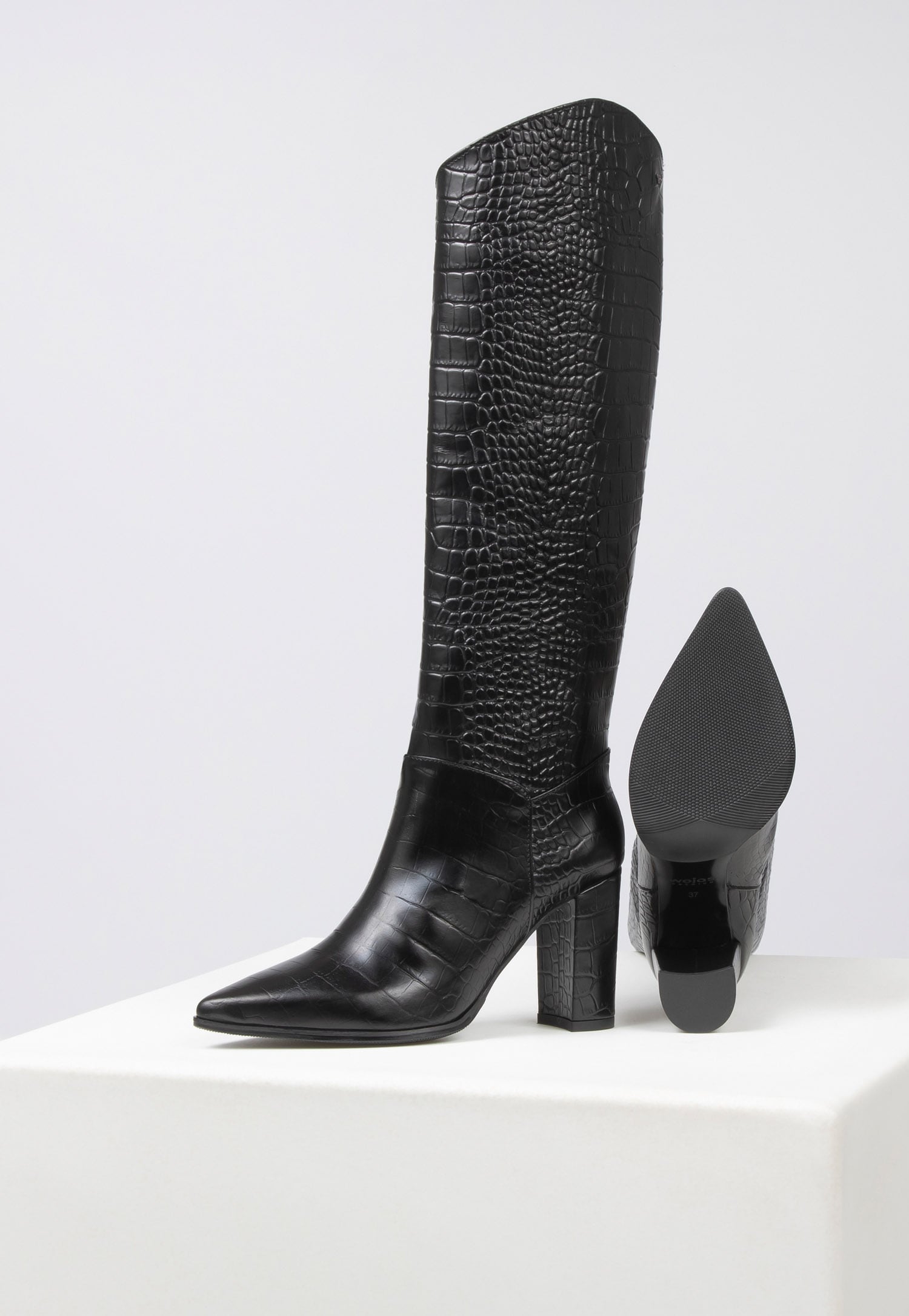 Czarne kozaki damskie PREMIUM z tłoczeniem w skórę krokodyla