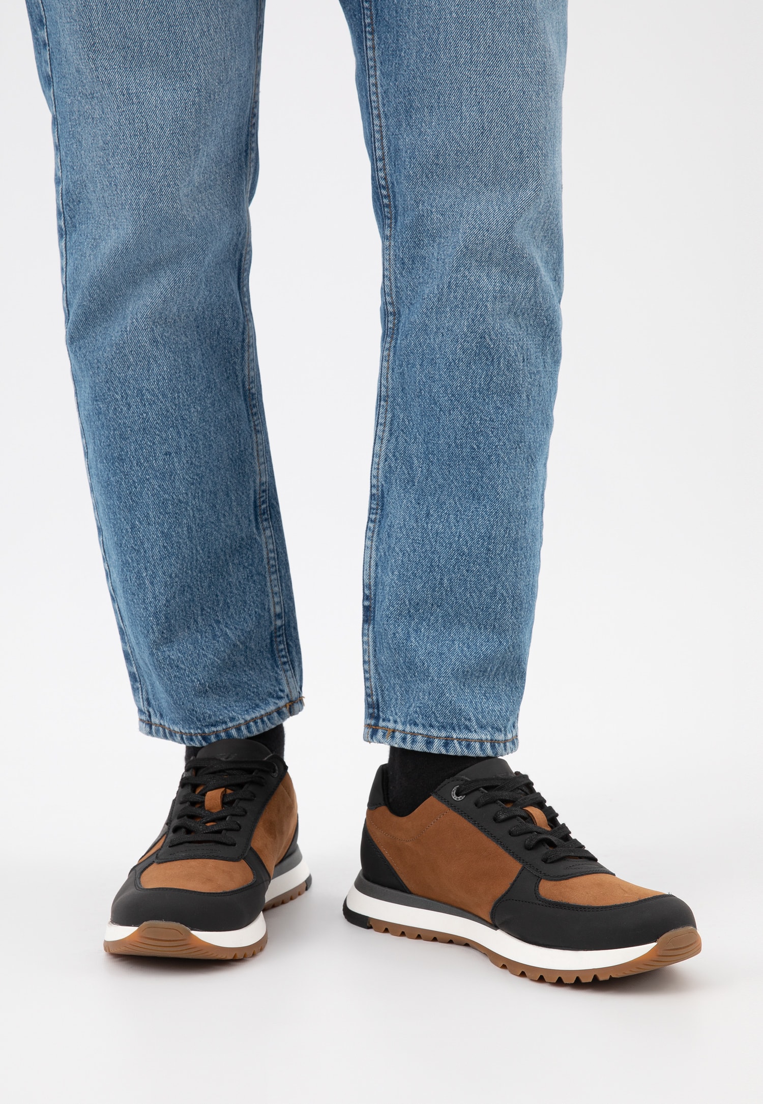 Czarne sneakersy męskie z brązowymi wstawkami