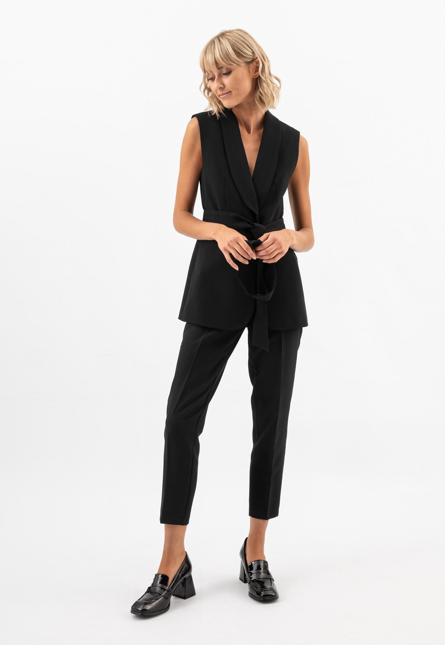 Czarne lakierowane mokasyny damskie na solidnym obcasie