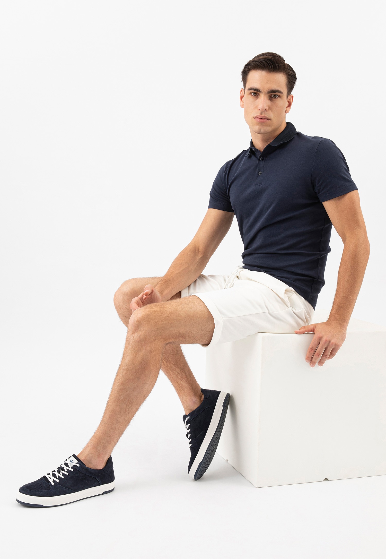 Granatowo-białe półbuty męskie typu trampki