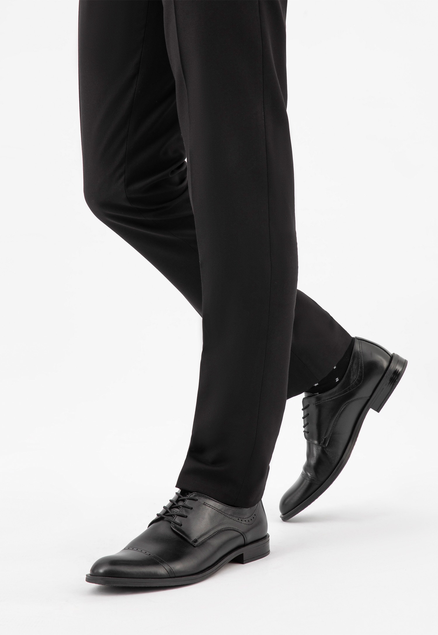 Czarne eleganckie półbuty męskie quarter brogues