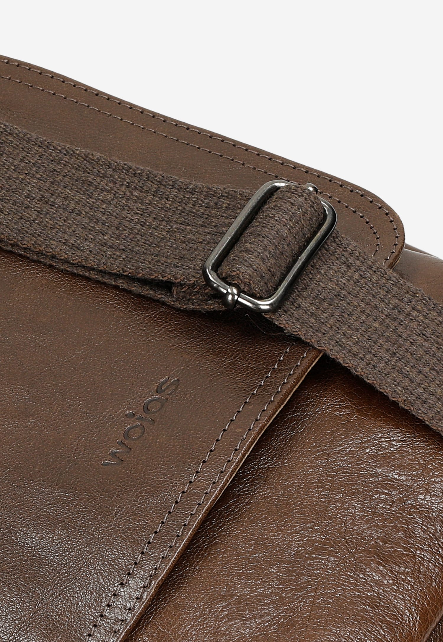 Czarna torba męska na ramię ze skóry licowej