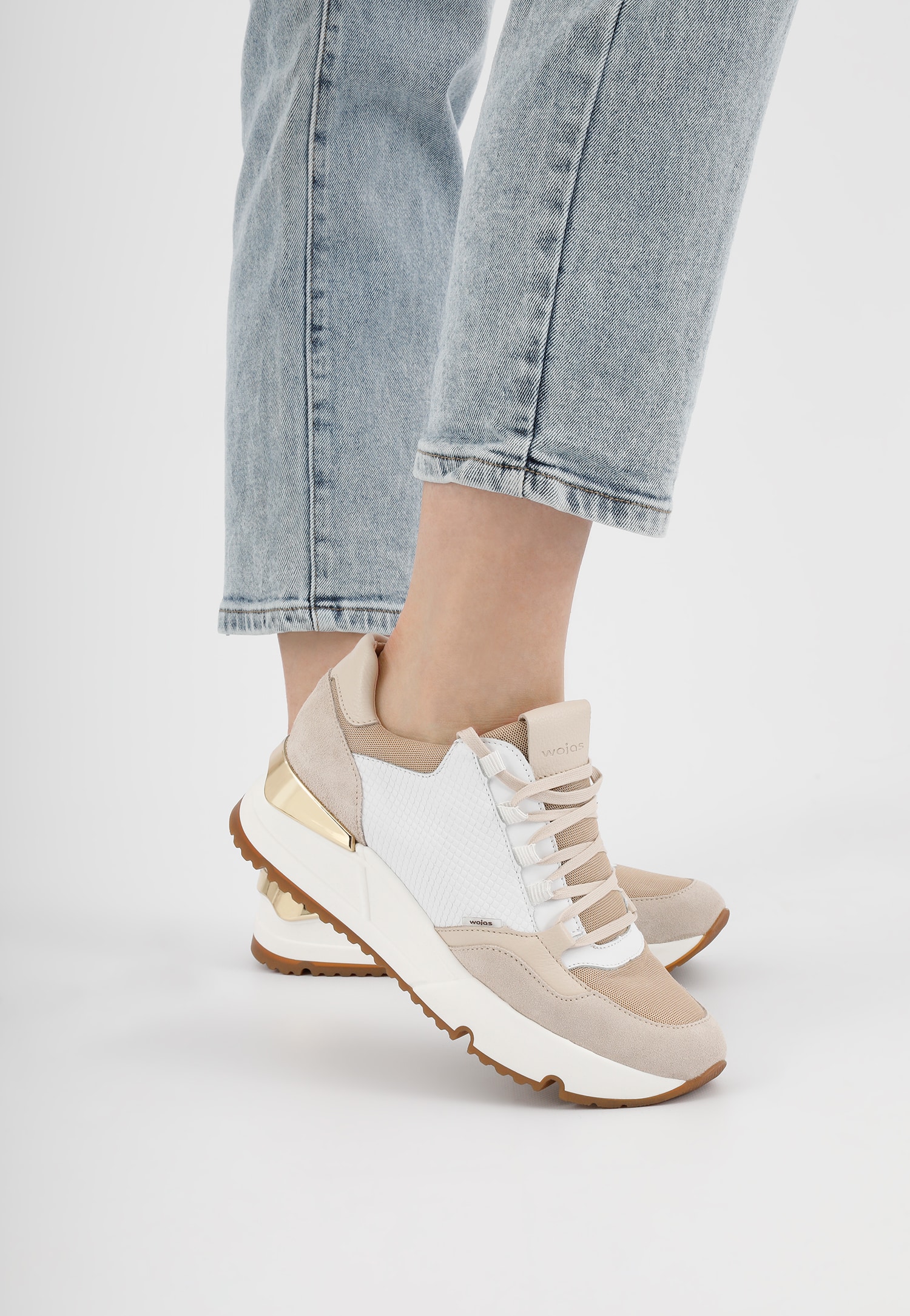 Czarne sneakersy damskie na wysokiej podeszwie