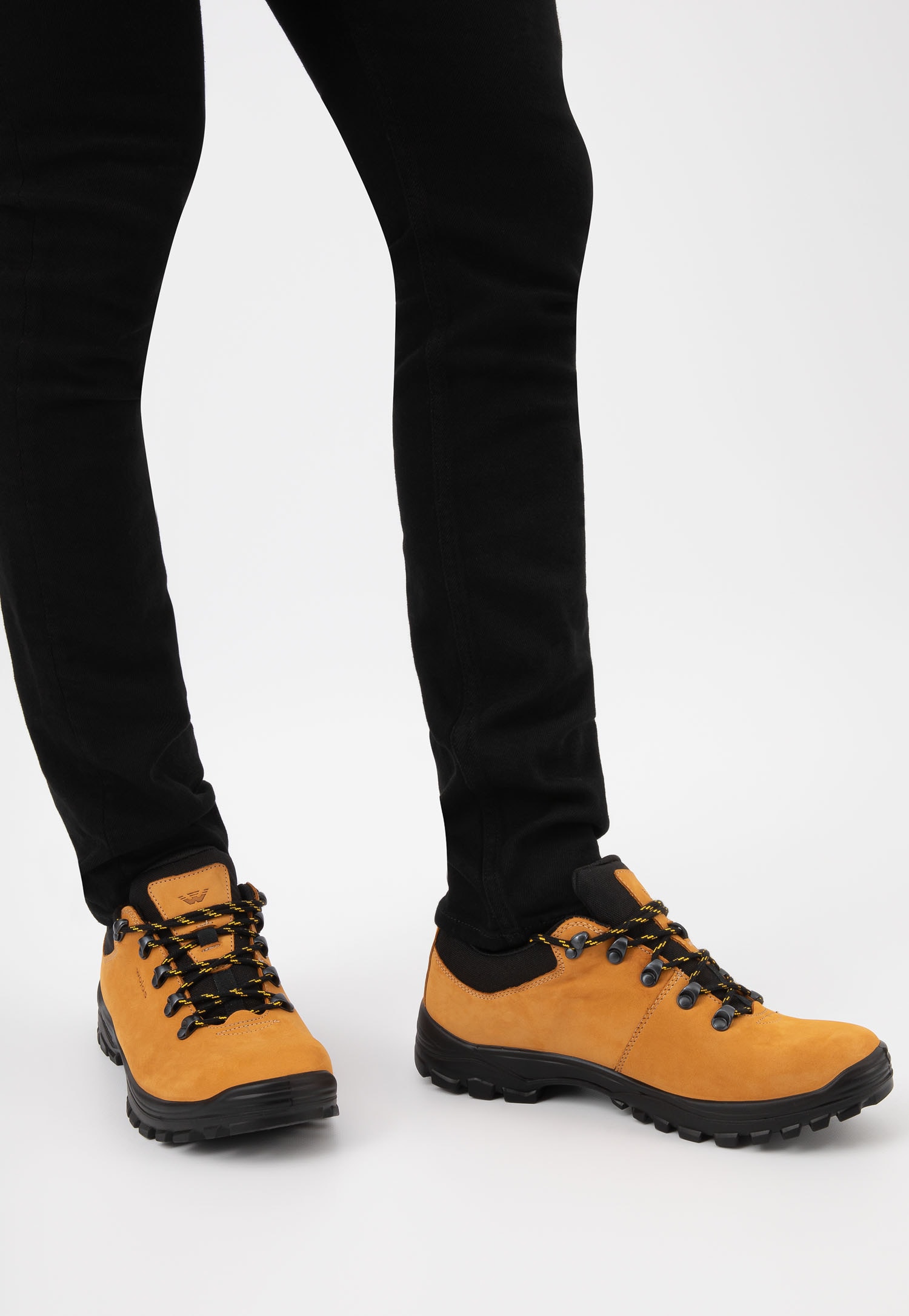 Czarne półbuty trekkingowe ze skóry crazy horse i dzianiny