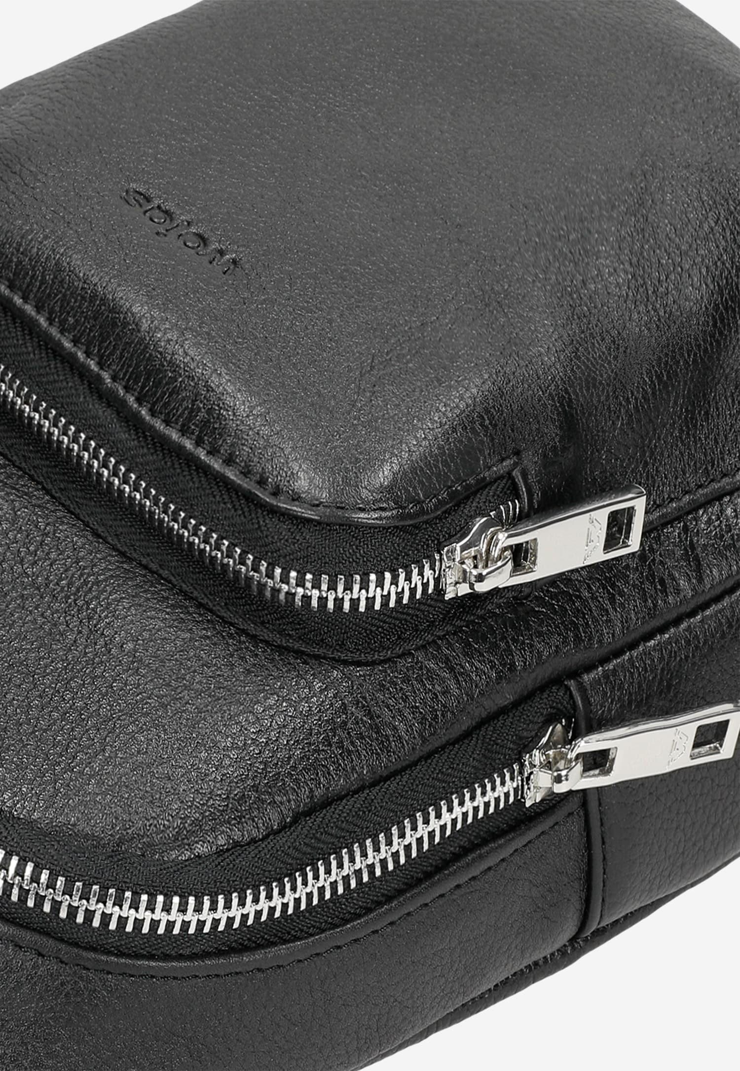 Czarna torba męska ze skóry licowej