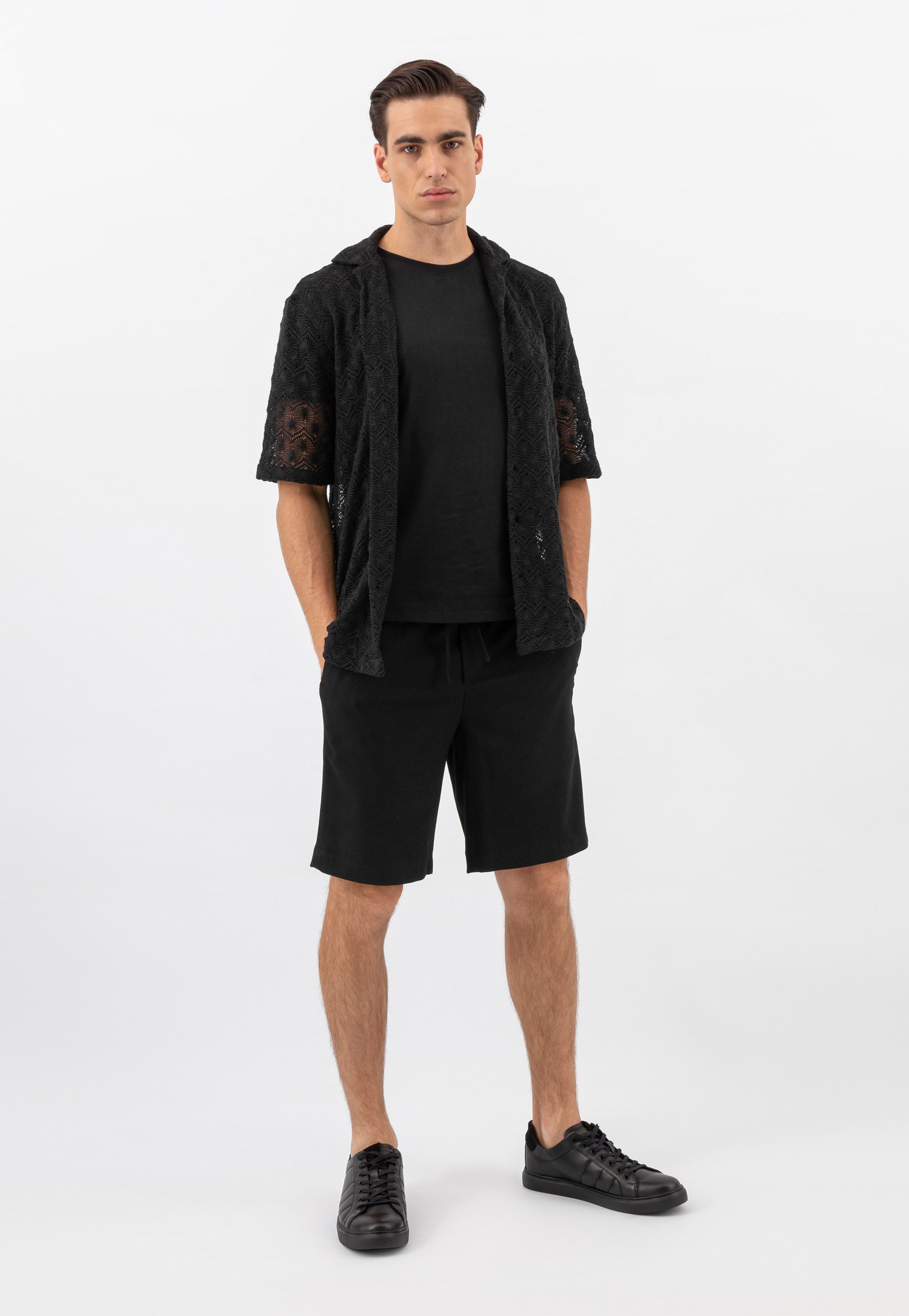 Czarne trampki męskie ze skóry licowej