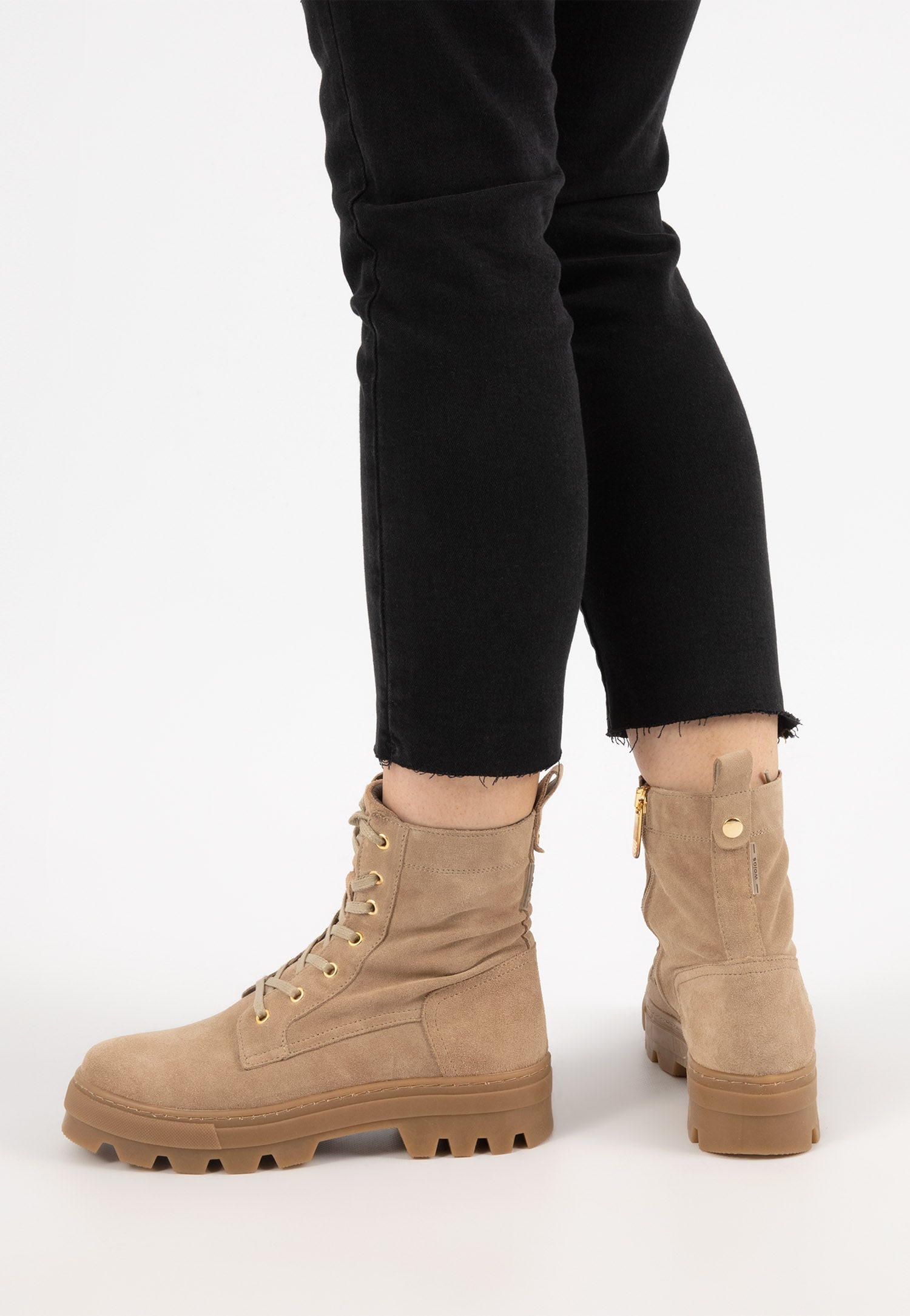 Beżowe trzewiki damskie z dwoiny welurowej na grubej podeszwie
