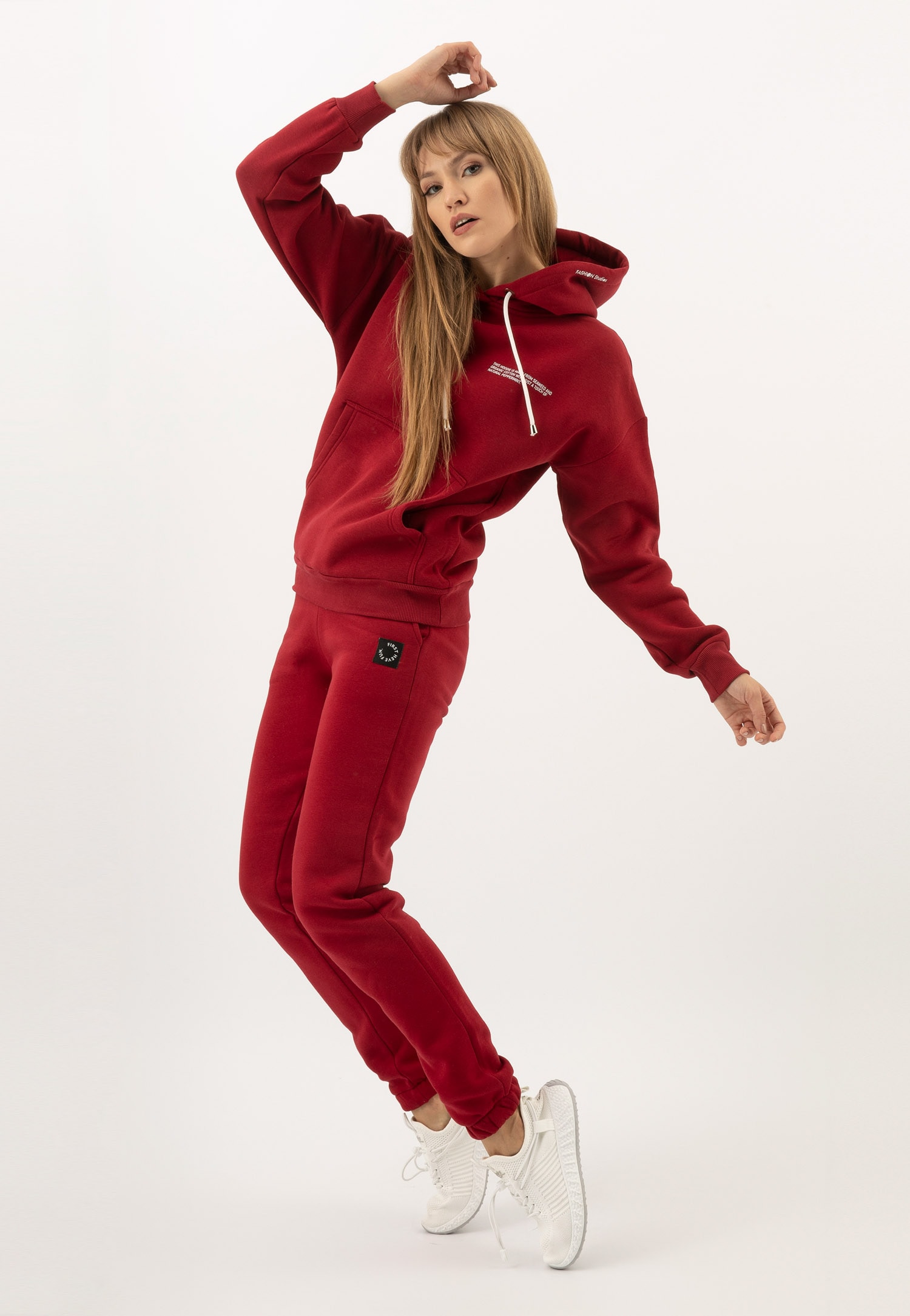 RELAKS damskie spodnie dresowe w kolorze czerwonym