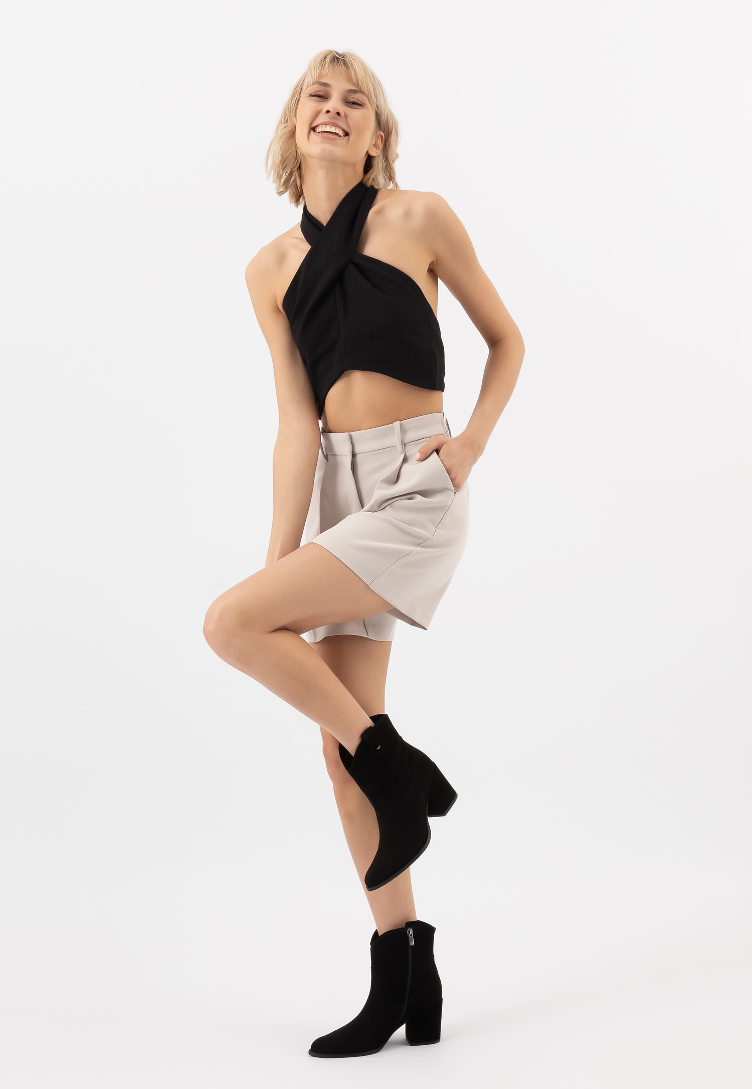 Czarne kowbojki damskie z dwoiny welurowej na obcasie