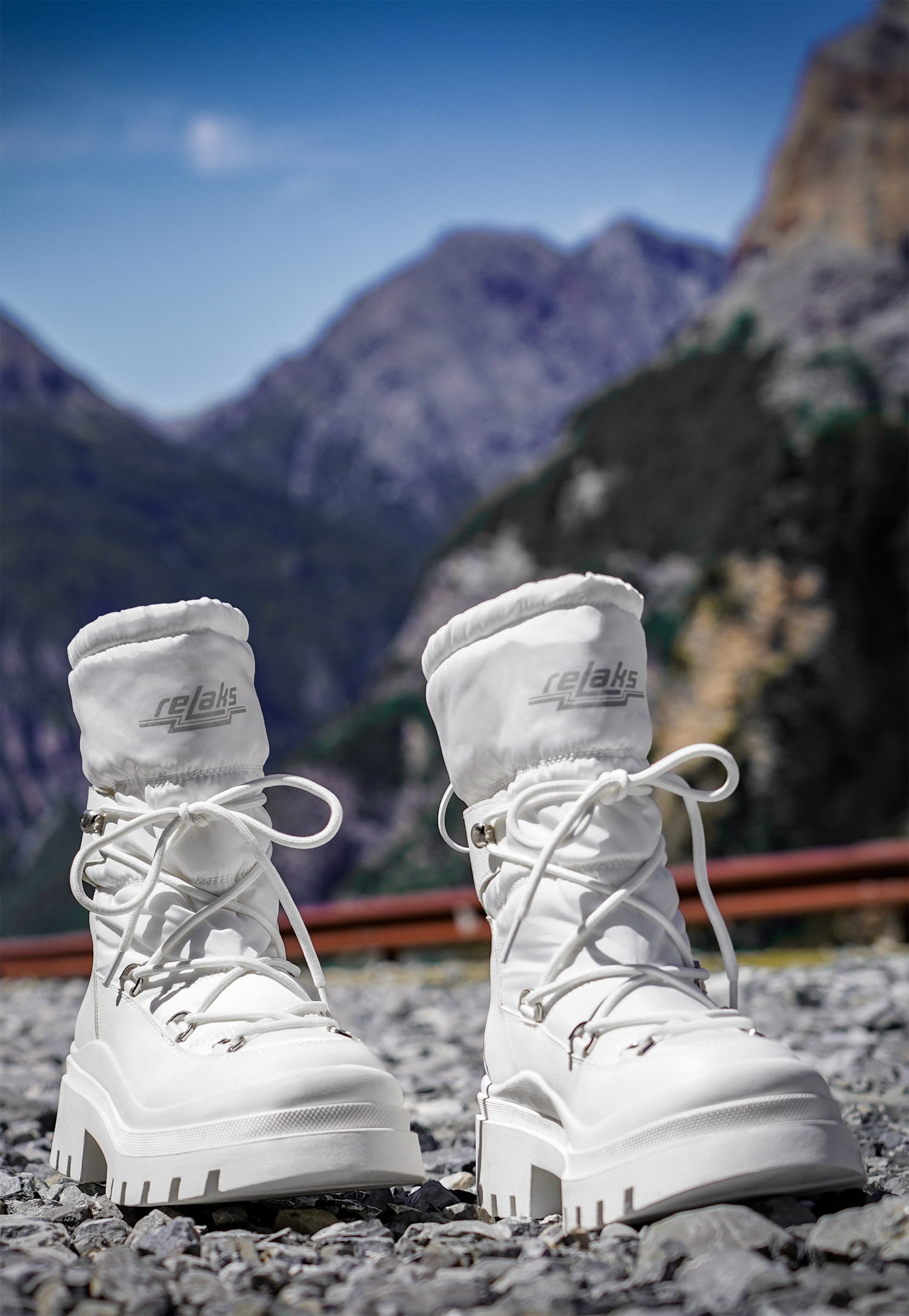 RELAKS czarne Śniegowce damskie z połączenia skóry i ortalionu