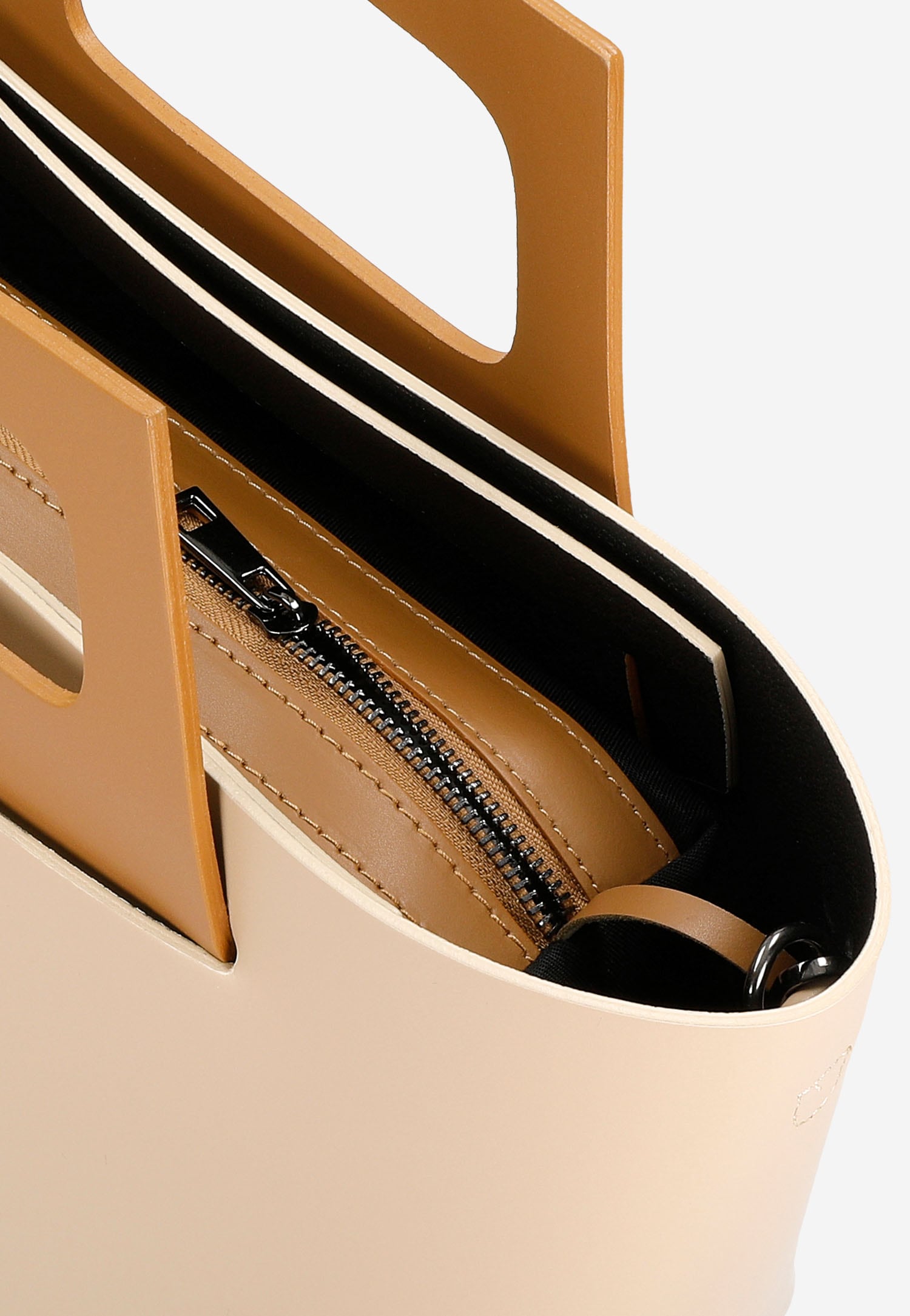 Beżowy sztywny kuferek damski z brązowymi elementami