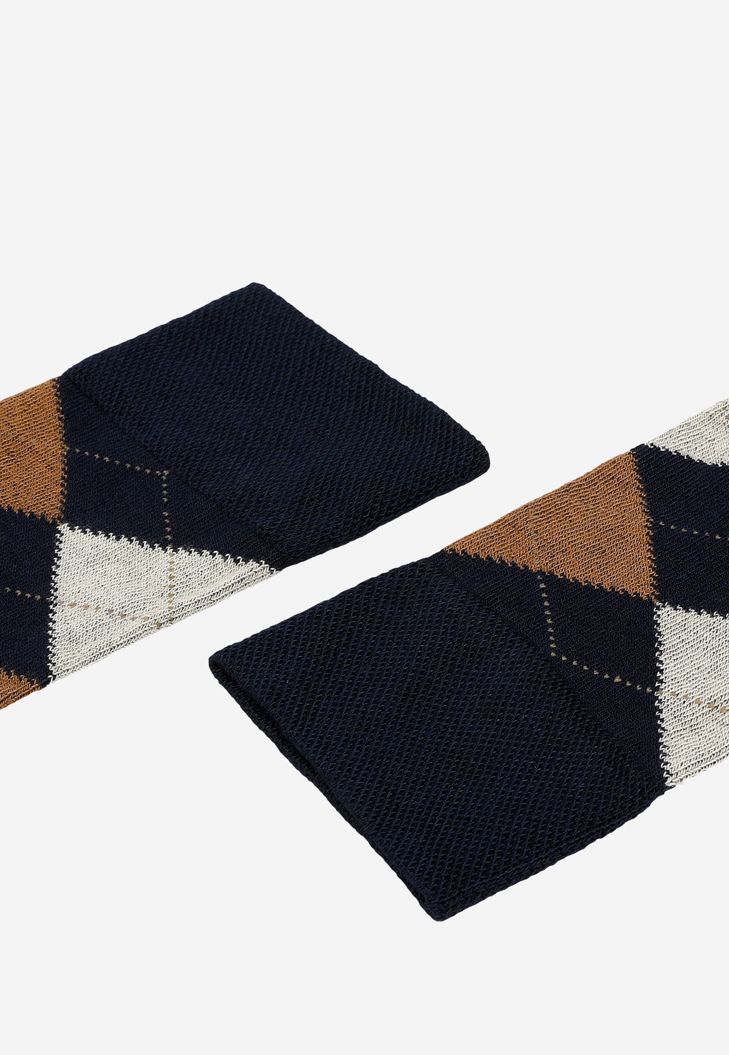 Czarne eleganckie skarpety w popielate romby