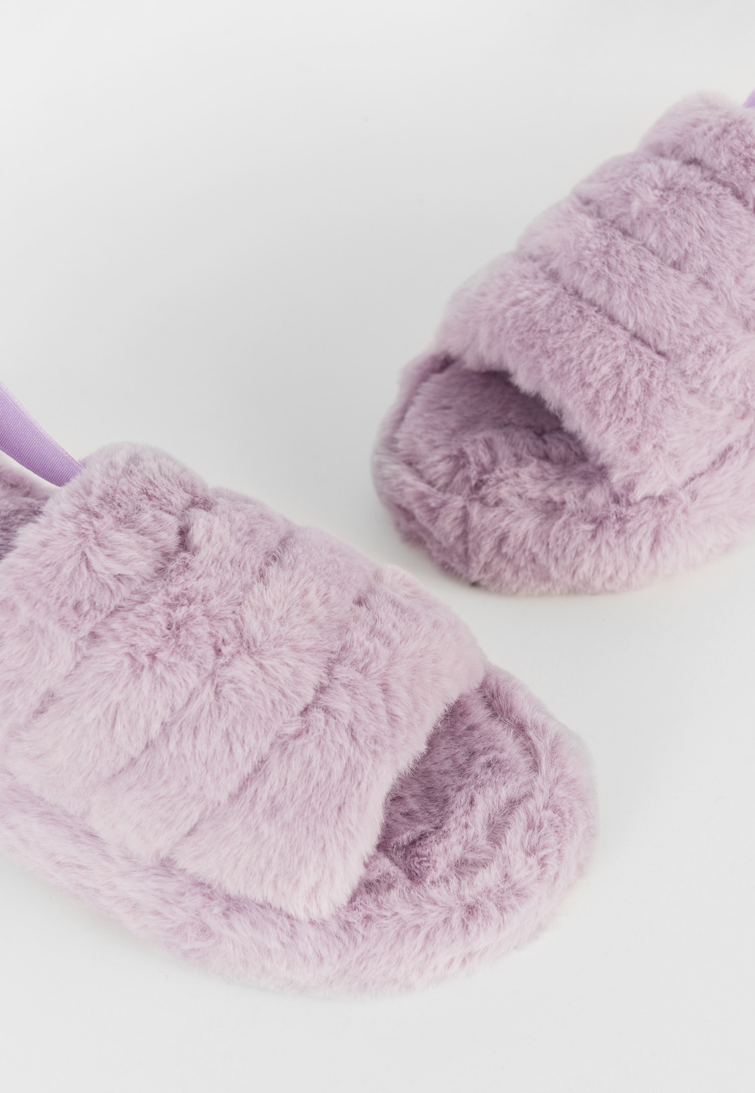 WJS niebieskie kapcie ze sztucznego futra z gumką