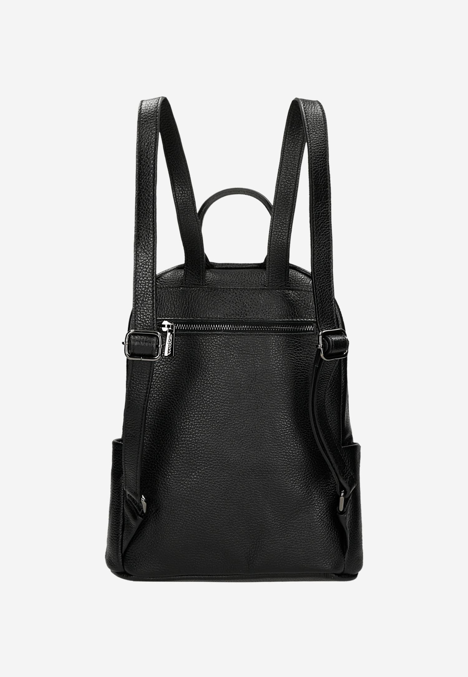 Czarny skórzany plecak damski ze srebrnymi zamkami