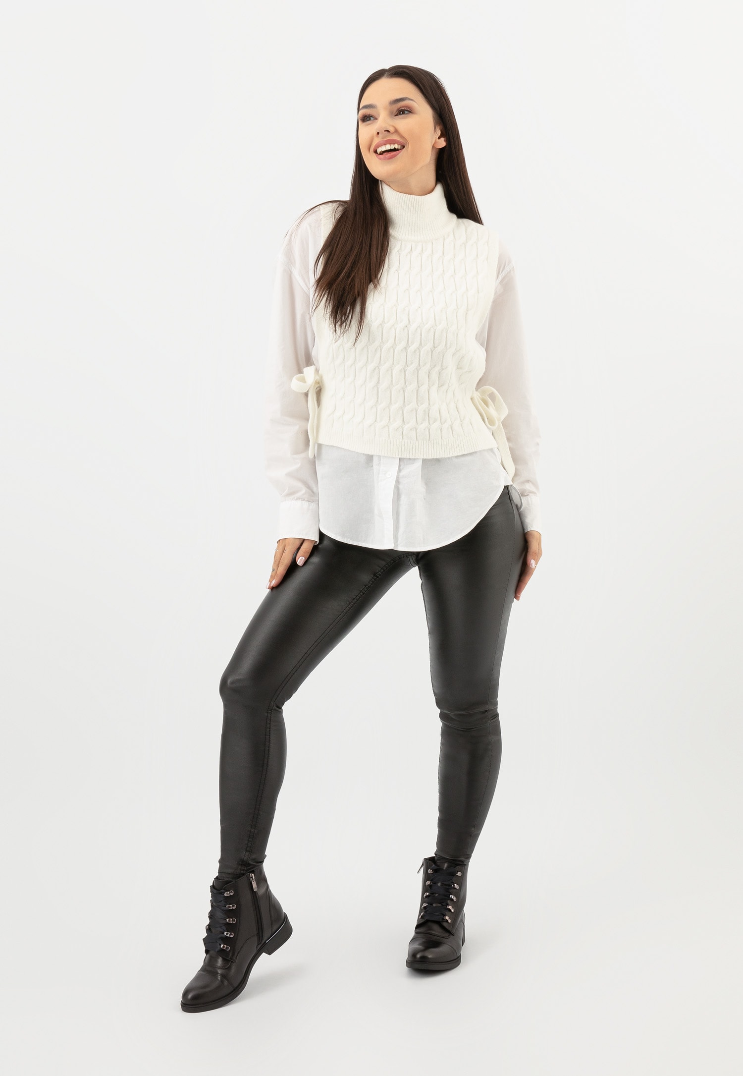 Czarne trzewiki damskie ze skóry licowej w stylu urban