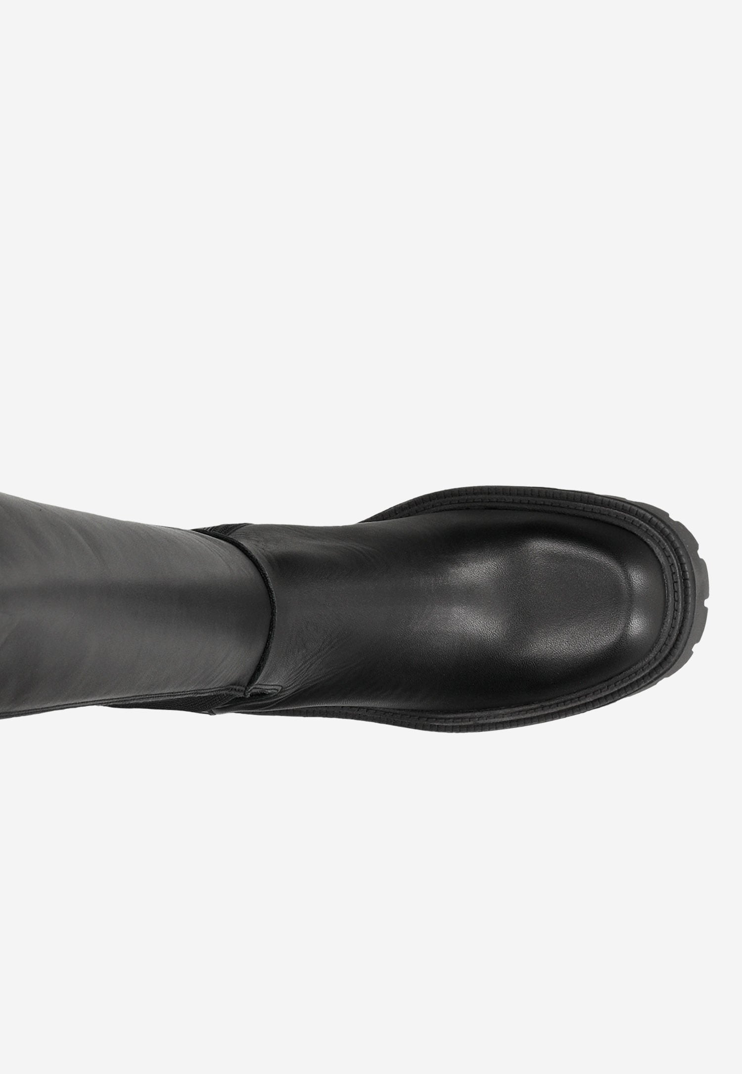 Czarne skórzane sztyblety w formie kozaków na obcasie