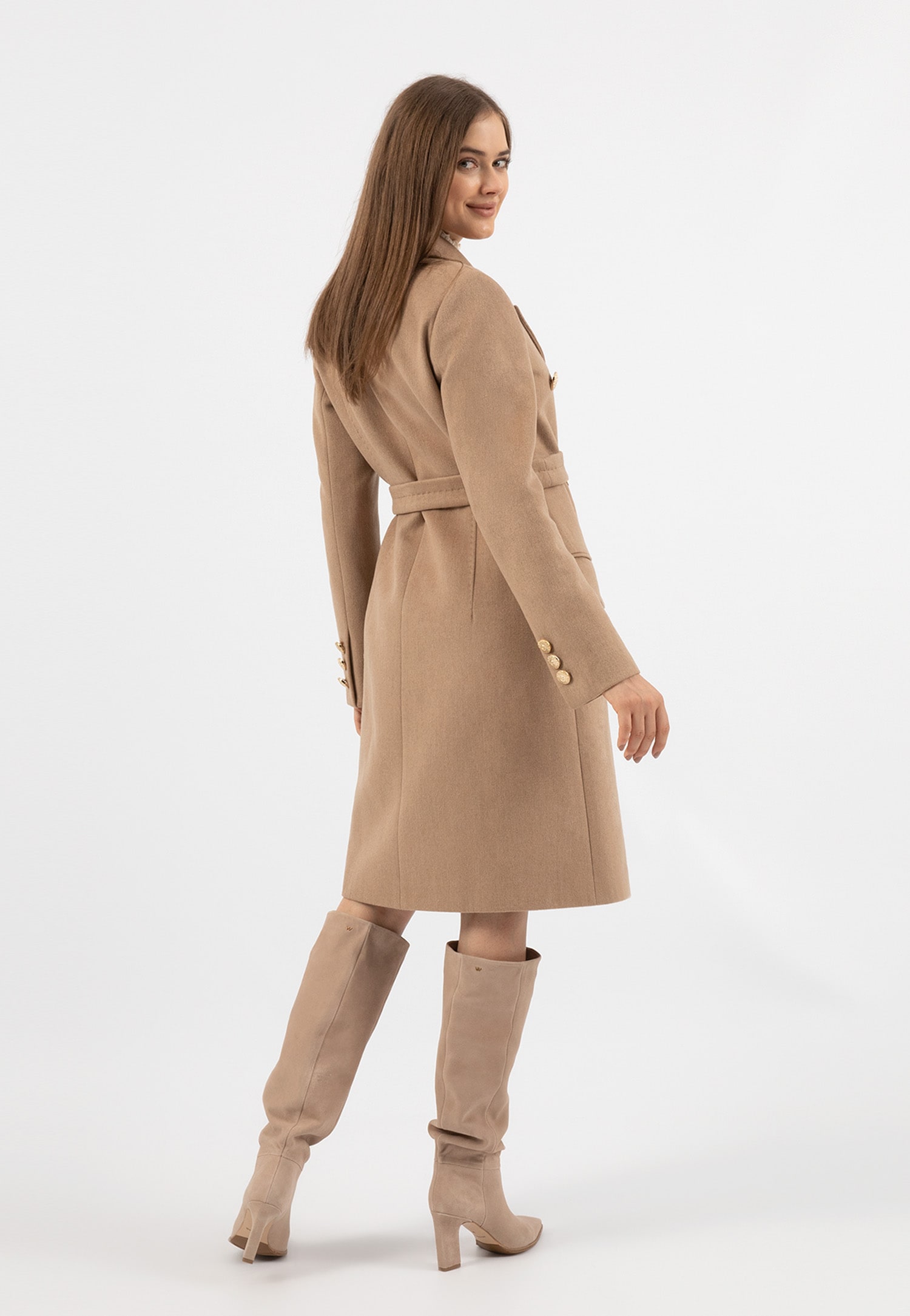 RELAKS czarny płaszcz damski ze złotymi guzikami