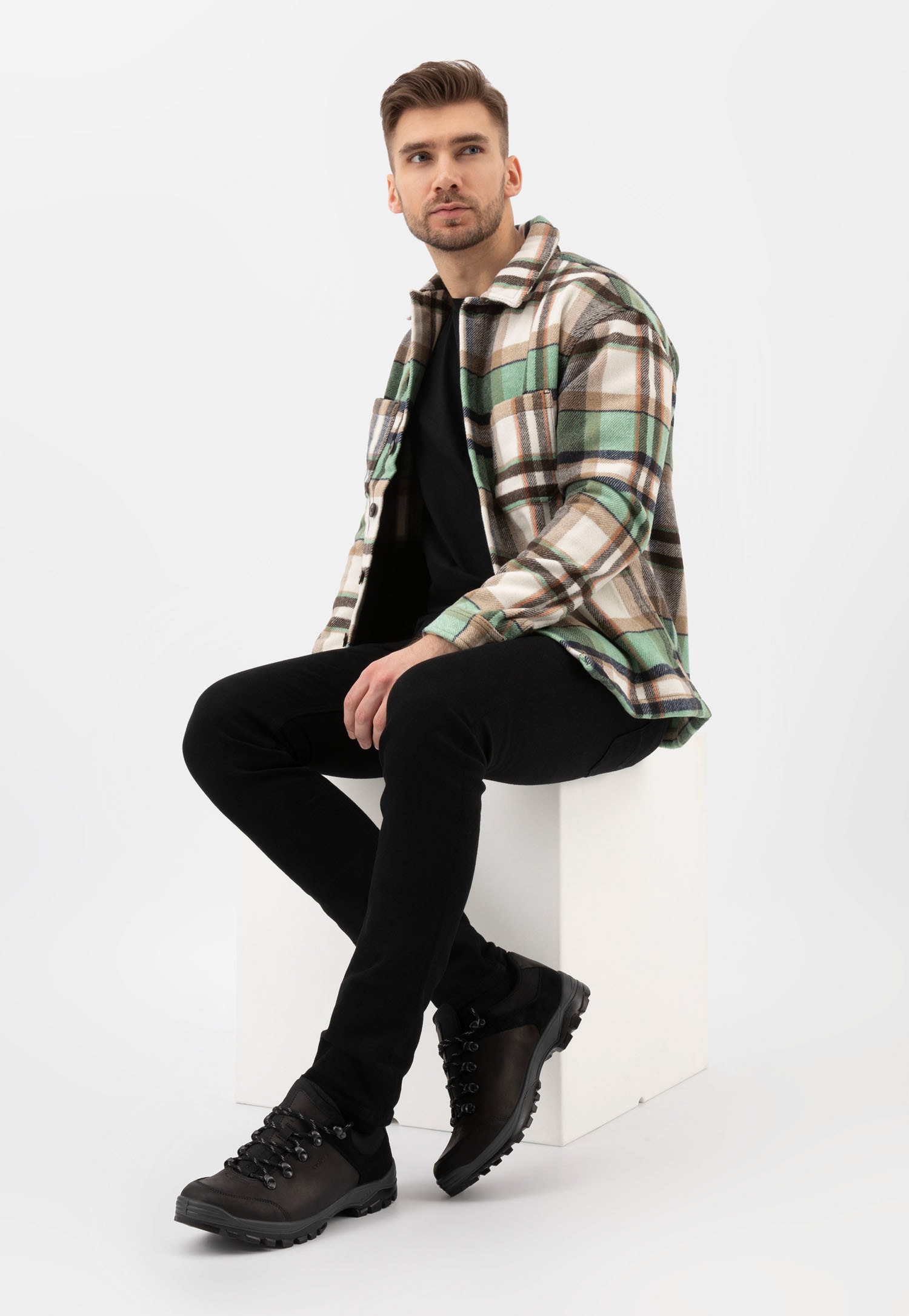 Półbuty trekkingowe w kolorze czarnym