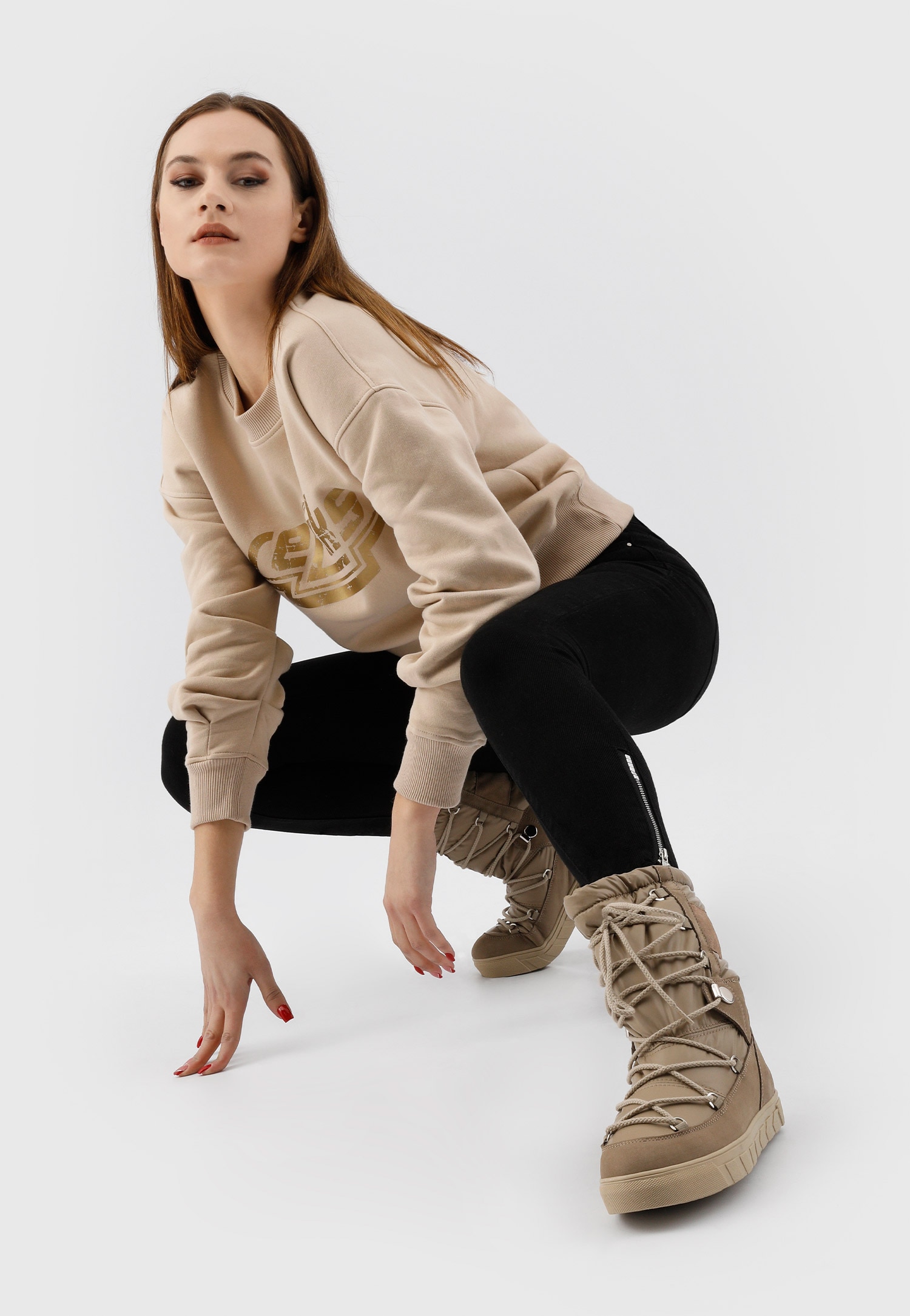 Beżowa bluza damska RELAKS z marszczeniami na rękawach