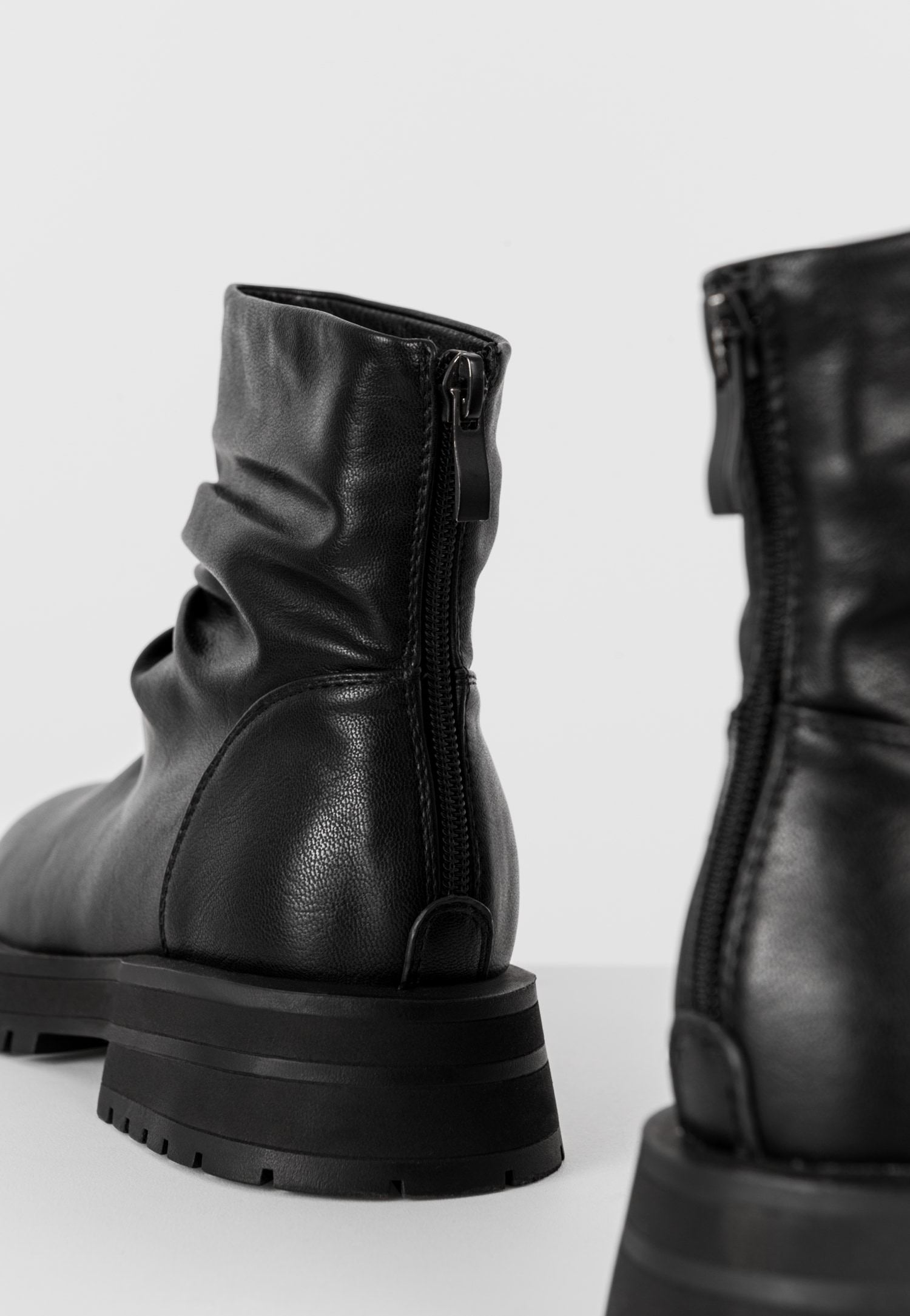 WJS czarne płaskie botki damskie z zamkiem z tyłu