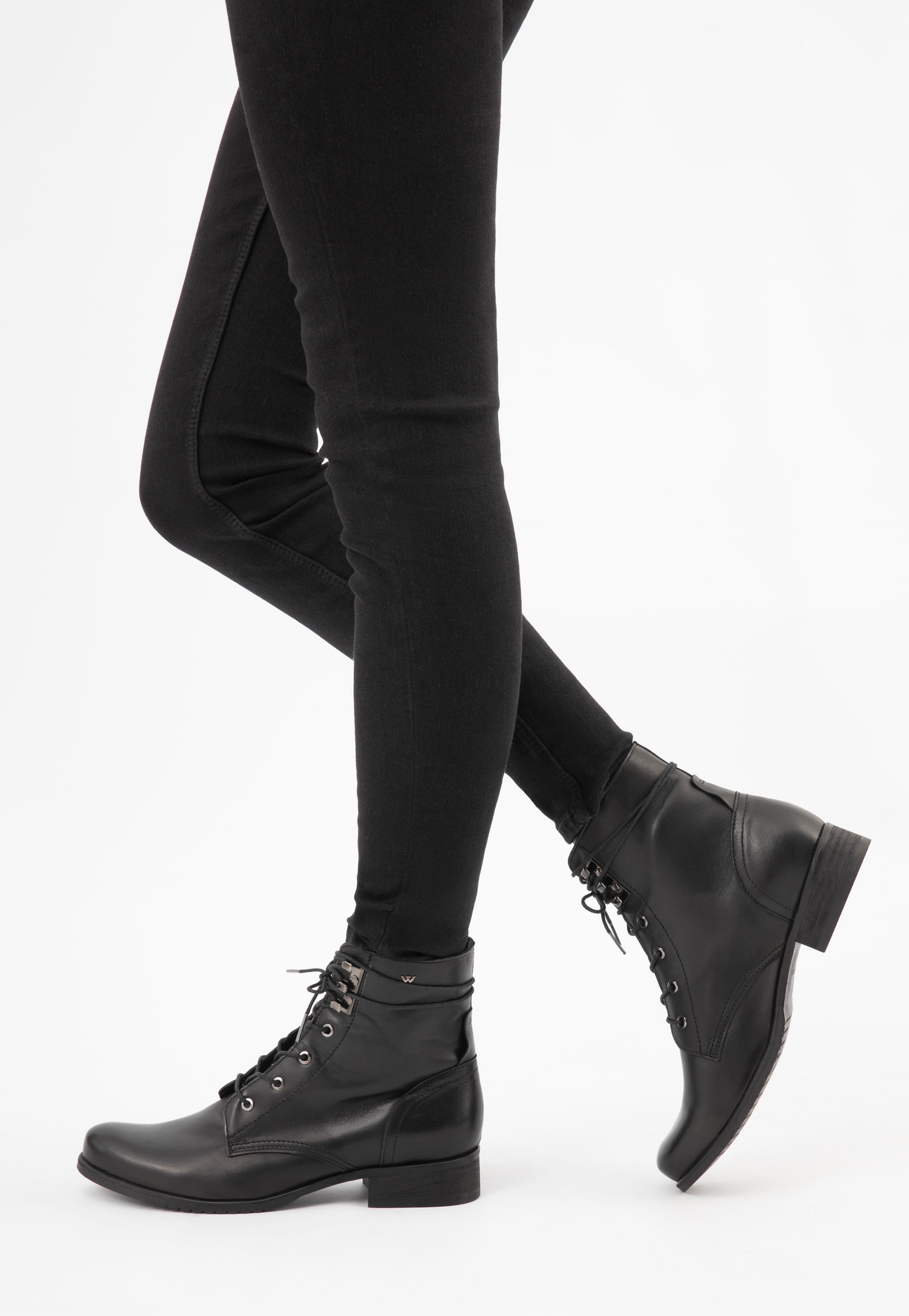 Czarne skórzane trzewiki damskie na jesień