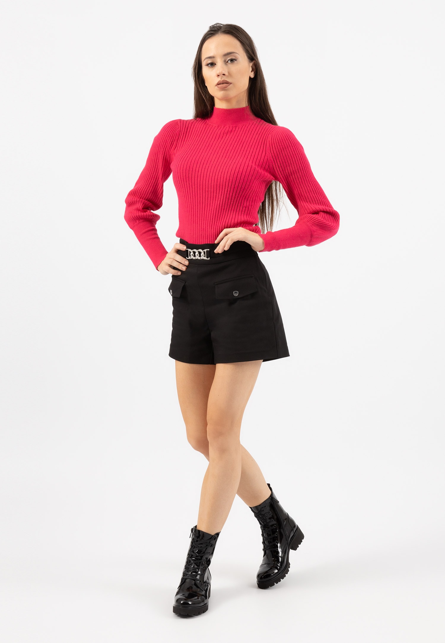 Czarne lakierowane trzewiki damskie typu biker boots