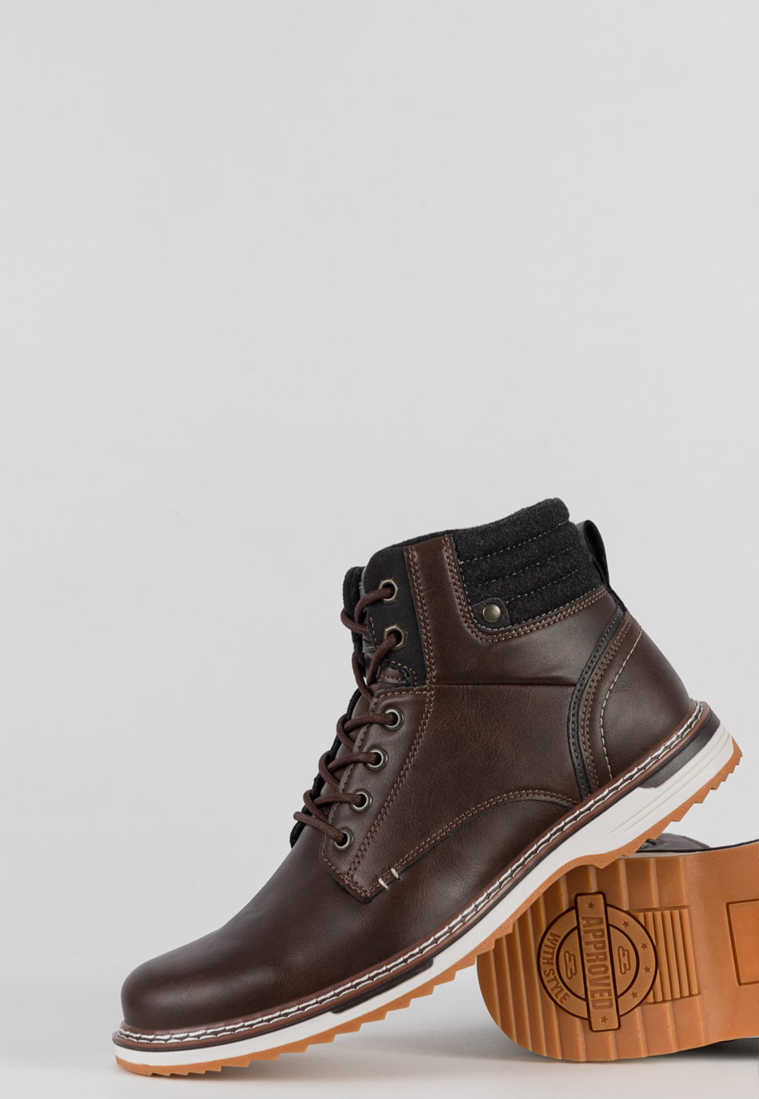 Brązowe trzewiki męskie typu workery