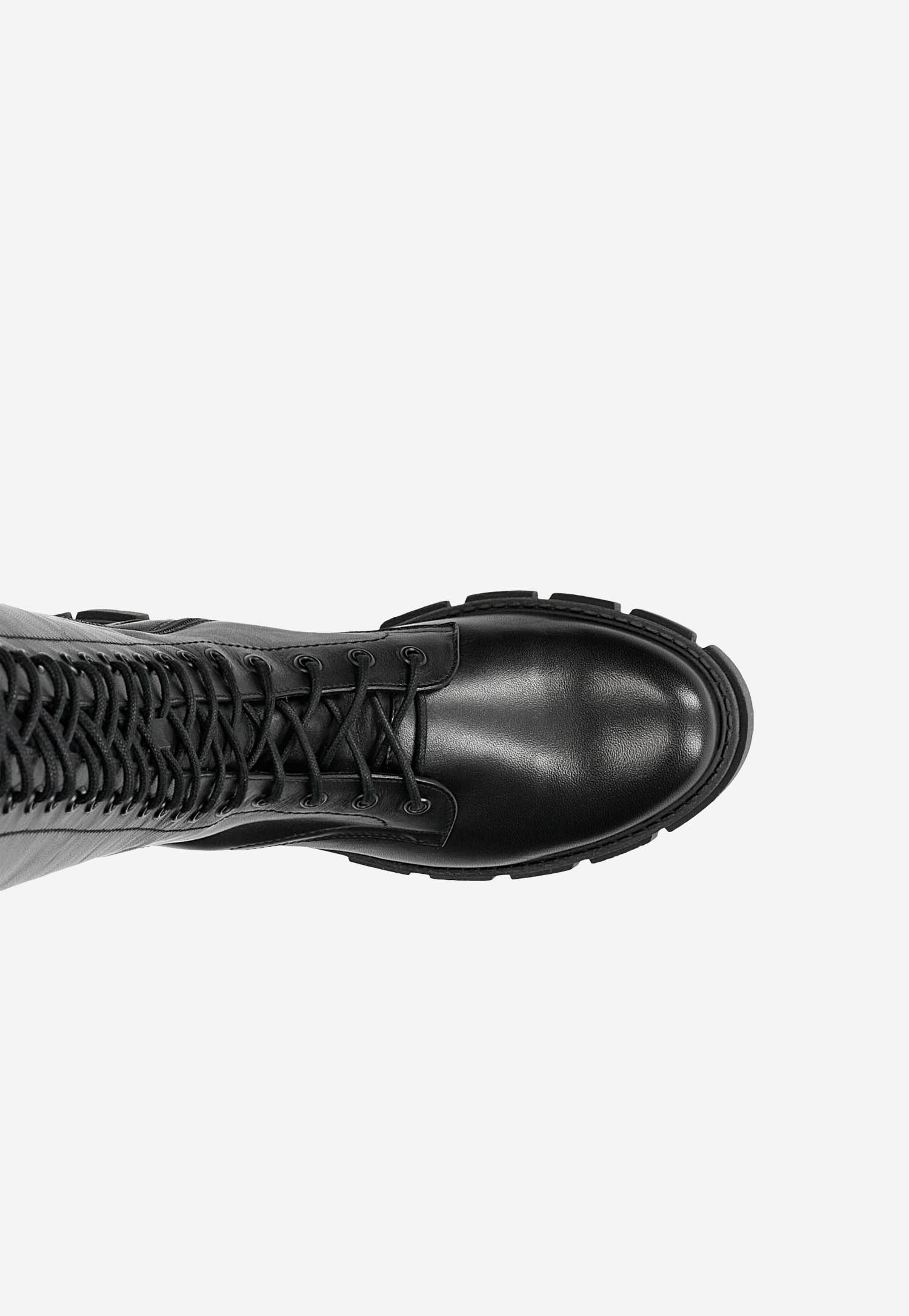 Wysokie beżowe wiązane kozaki damskie