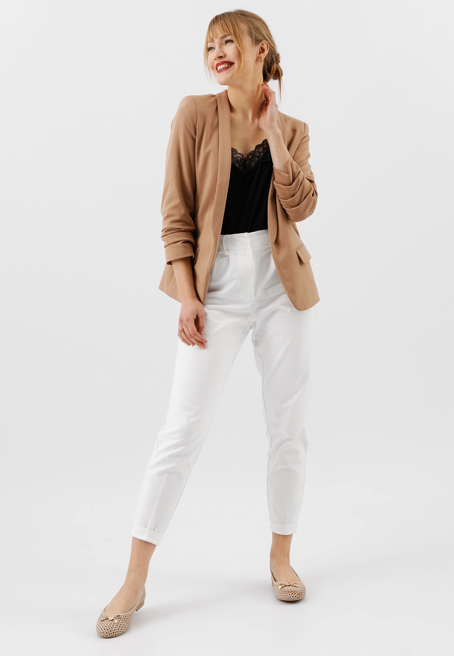 Białe wygodne baleriny damskie ze skóry licowej