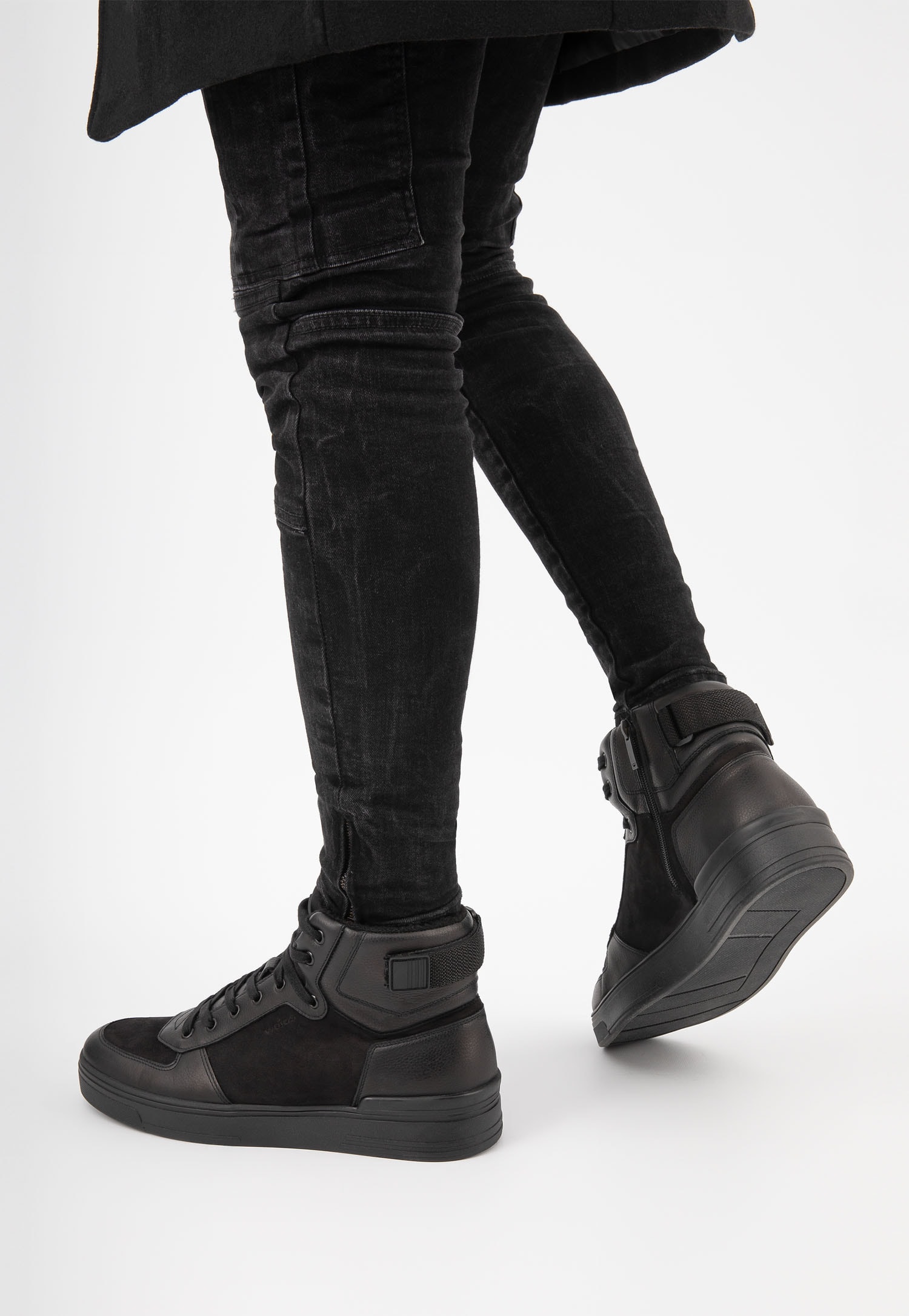 Czarne trampki męskie ze skóry licowej i nubuku