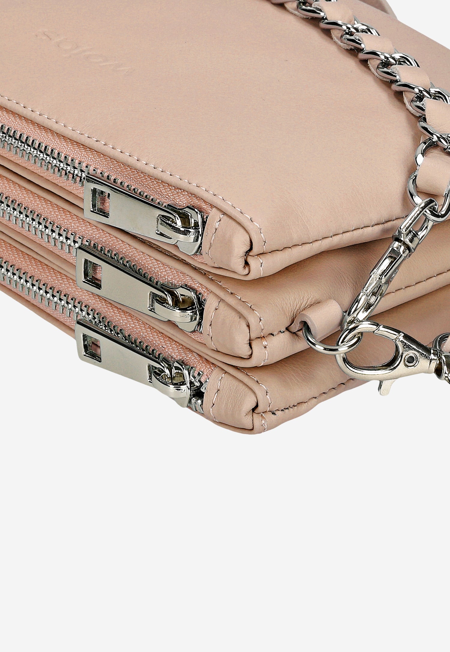 Mała złota torebka damska z ozdobnym łańcuszkiem