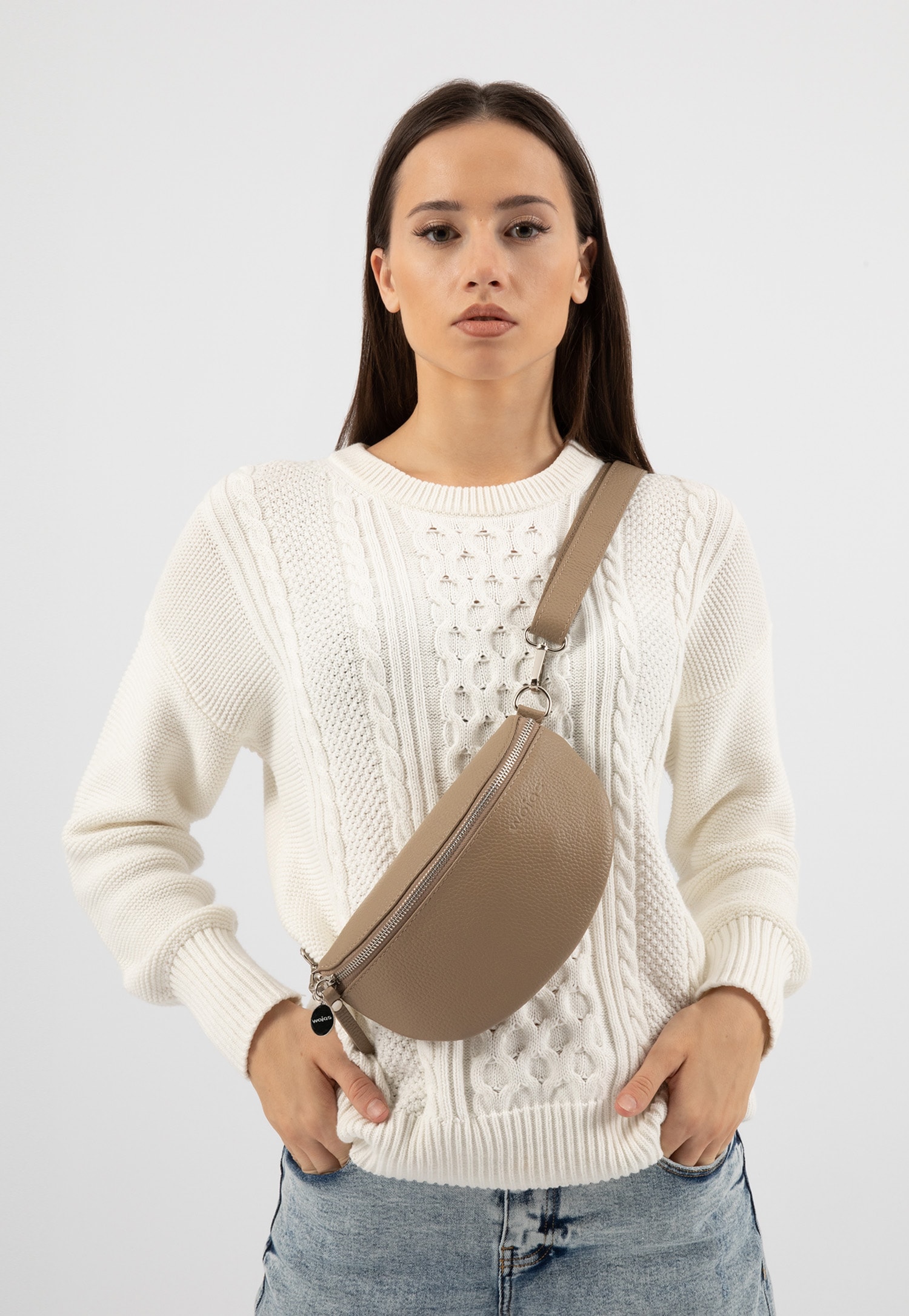 Jasnobeżowa nerka damska ze skóry licowej