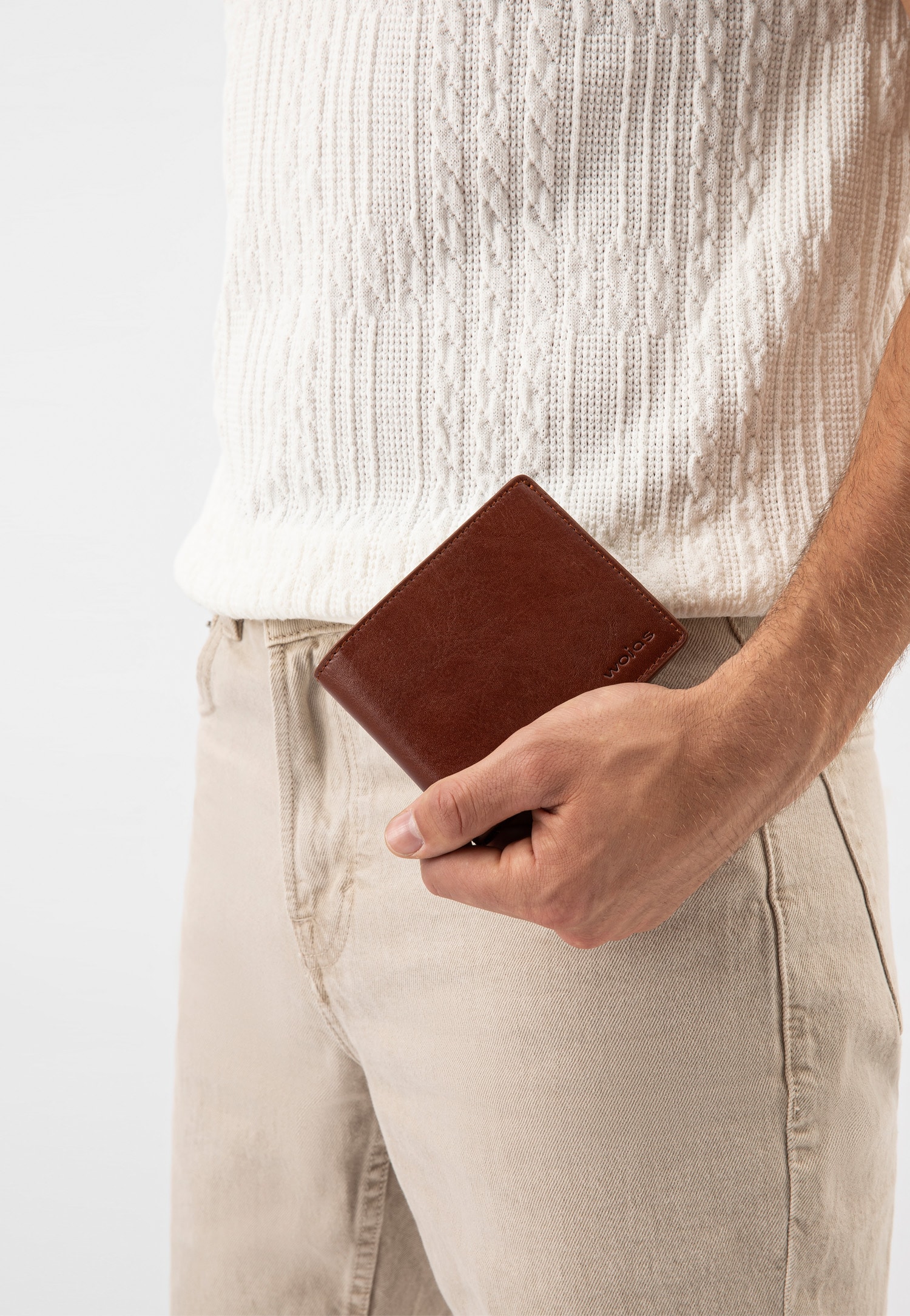 Duży skórzany portfel męski ze skóry licowej w kolorze jasnobrązowym