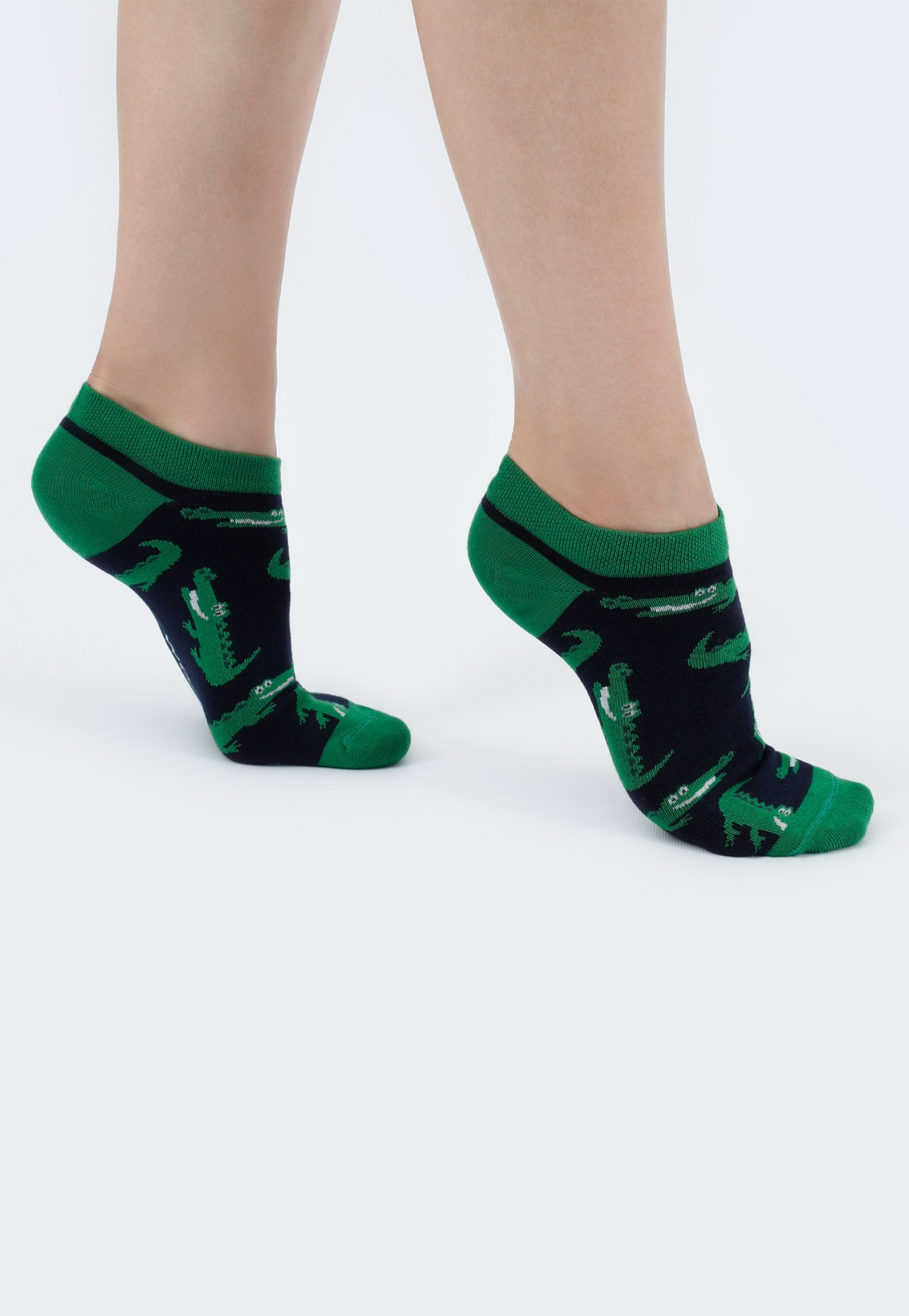 Granatowo-zielone stopki w krokodyle