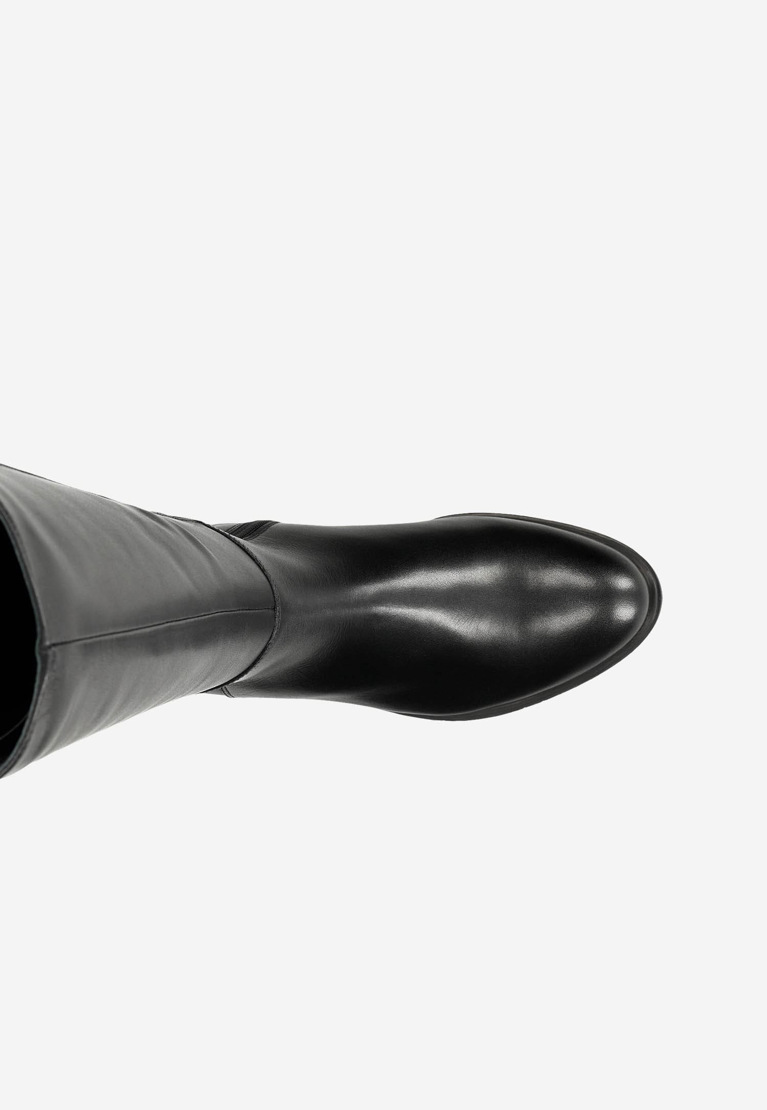 Czarne kozaki damskie typu oficerki