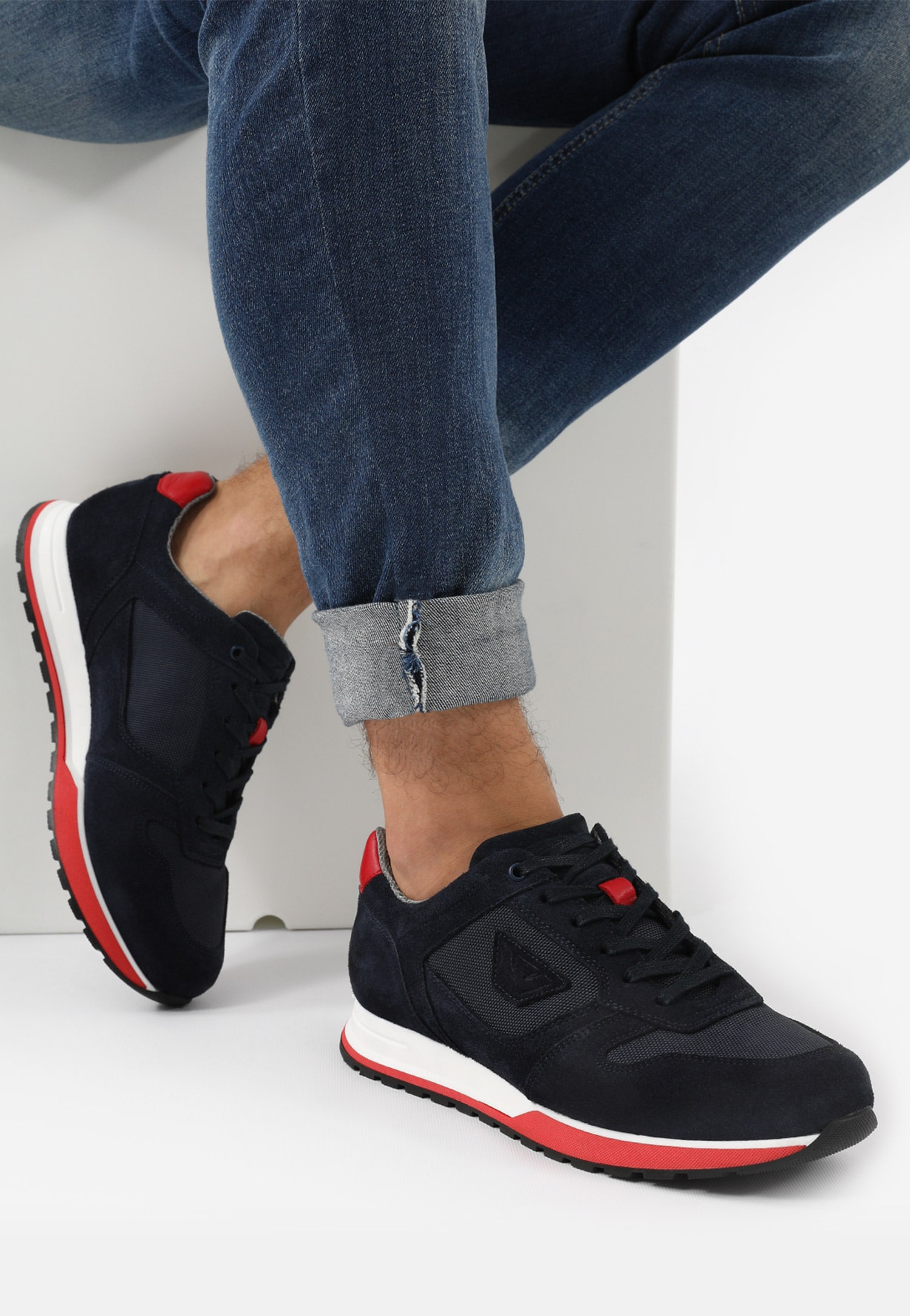 Granatowe sneakersy męskie z weluru