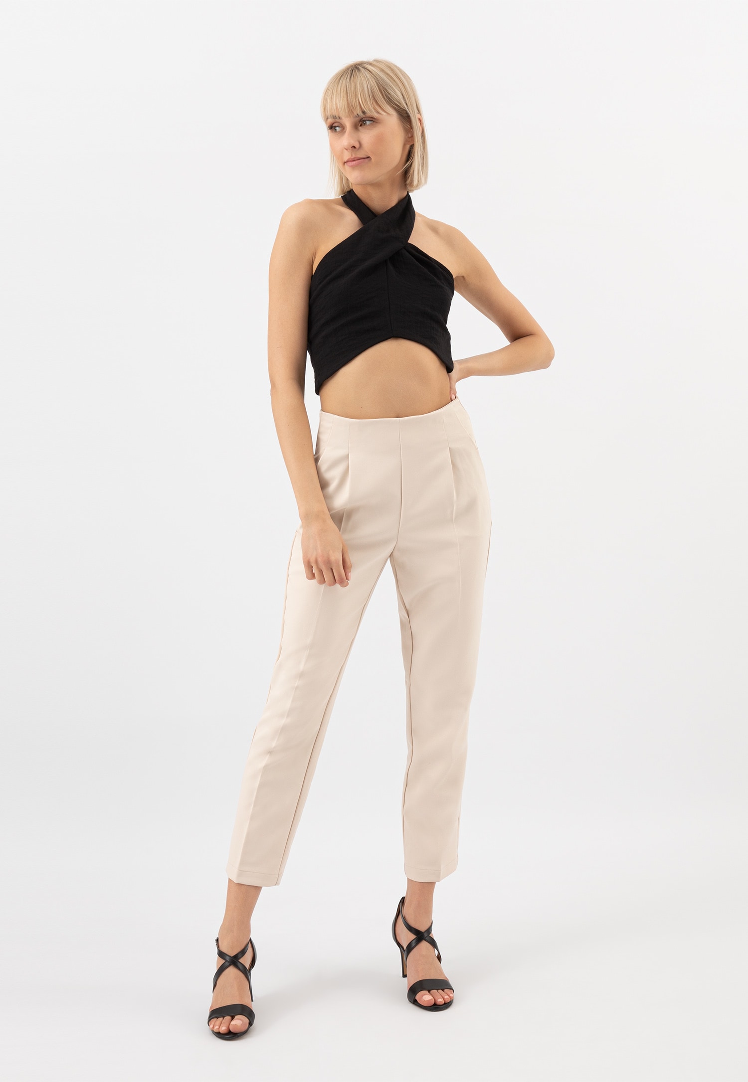 Jasnobrązowe sandały damskie na szpilce