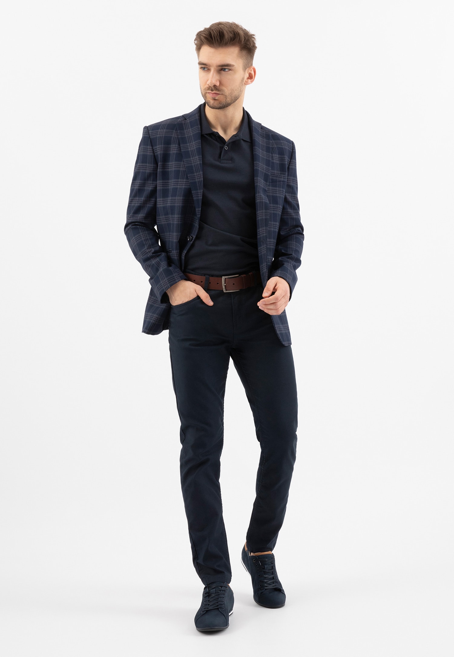 Jasnobrązowe półbuty męskie z dwoiny welurowej z perforowaniem