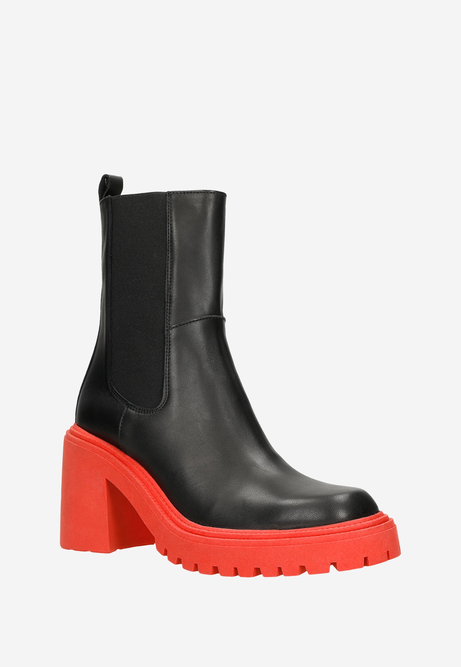 Czarne skórzane sztyblety na obcasie